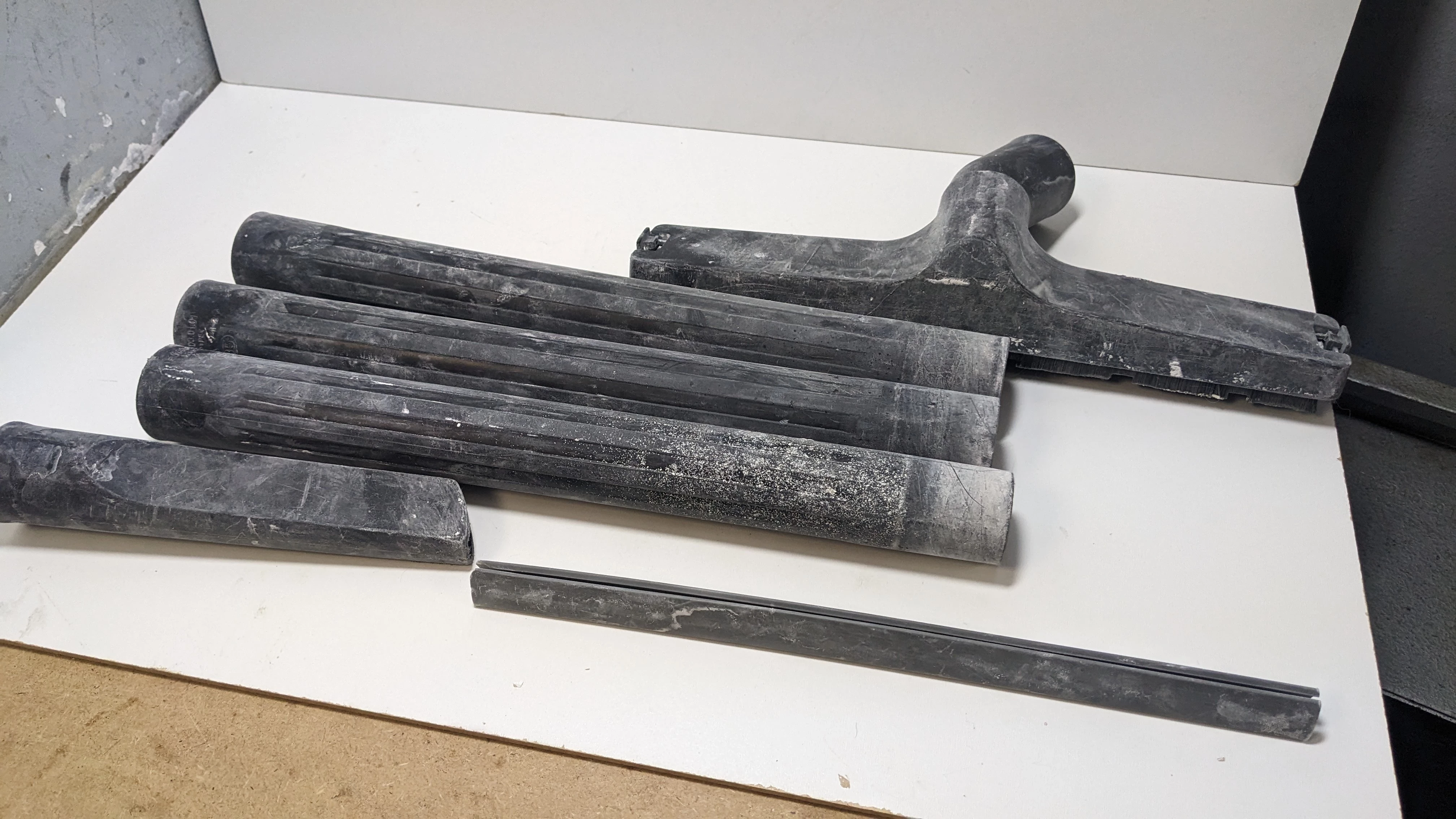 odkurzacz-przemyslowy-einhell-tc-vc-1820-s-opis-marka-einhell