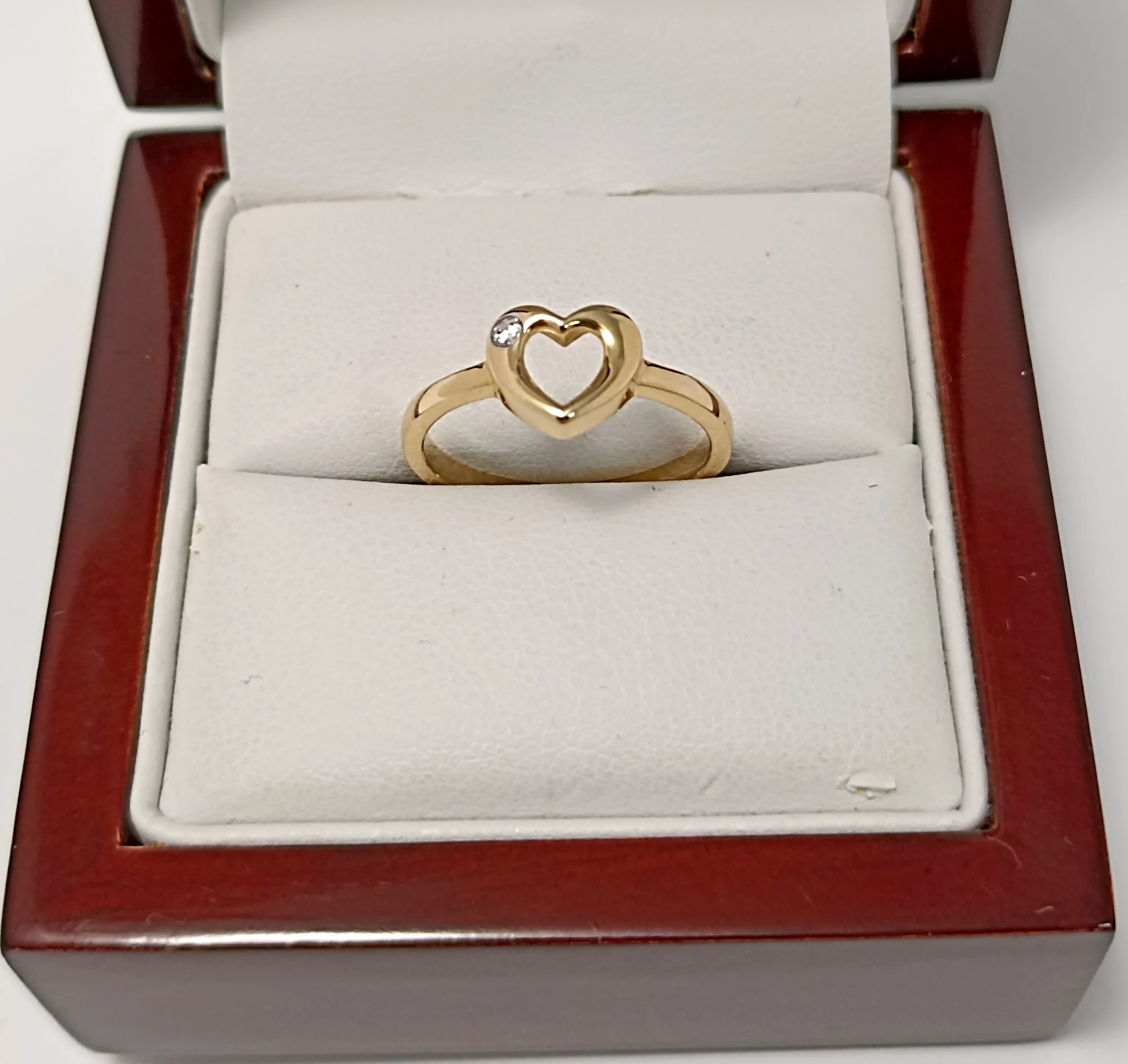 zloty-pierscionek-serce-219g-p585-r13-rodzaj-klasyczne