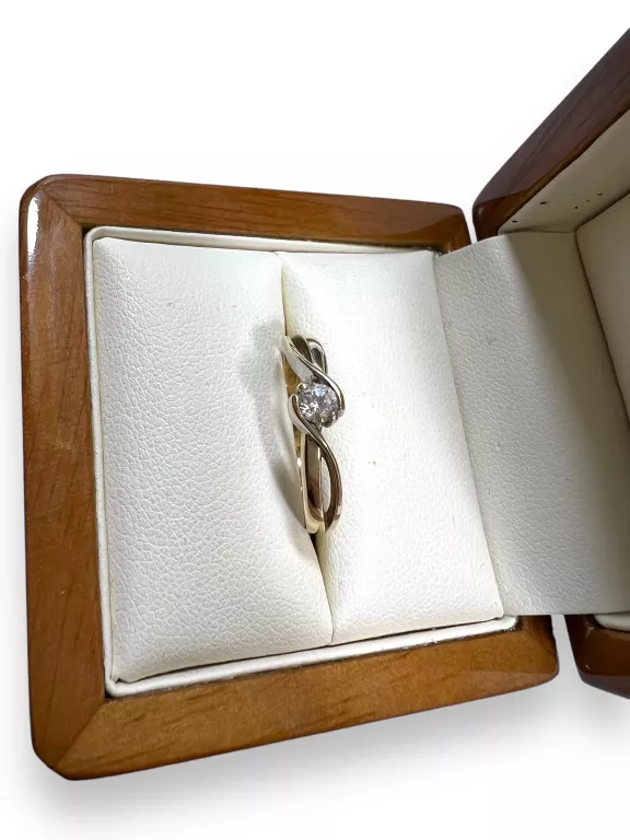 KLASYCZNY ZŁOTY PIERŚCIONEK 585/1,93G/R15