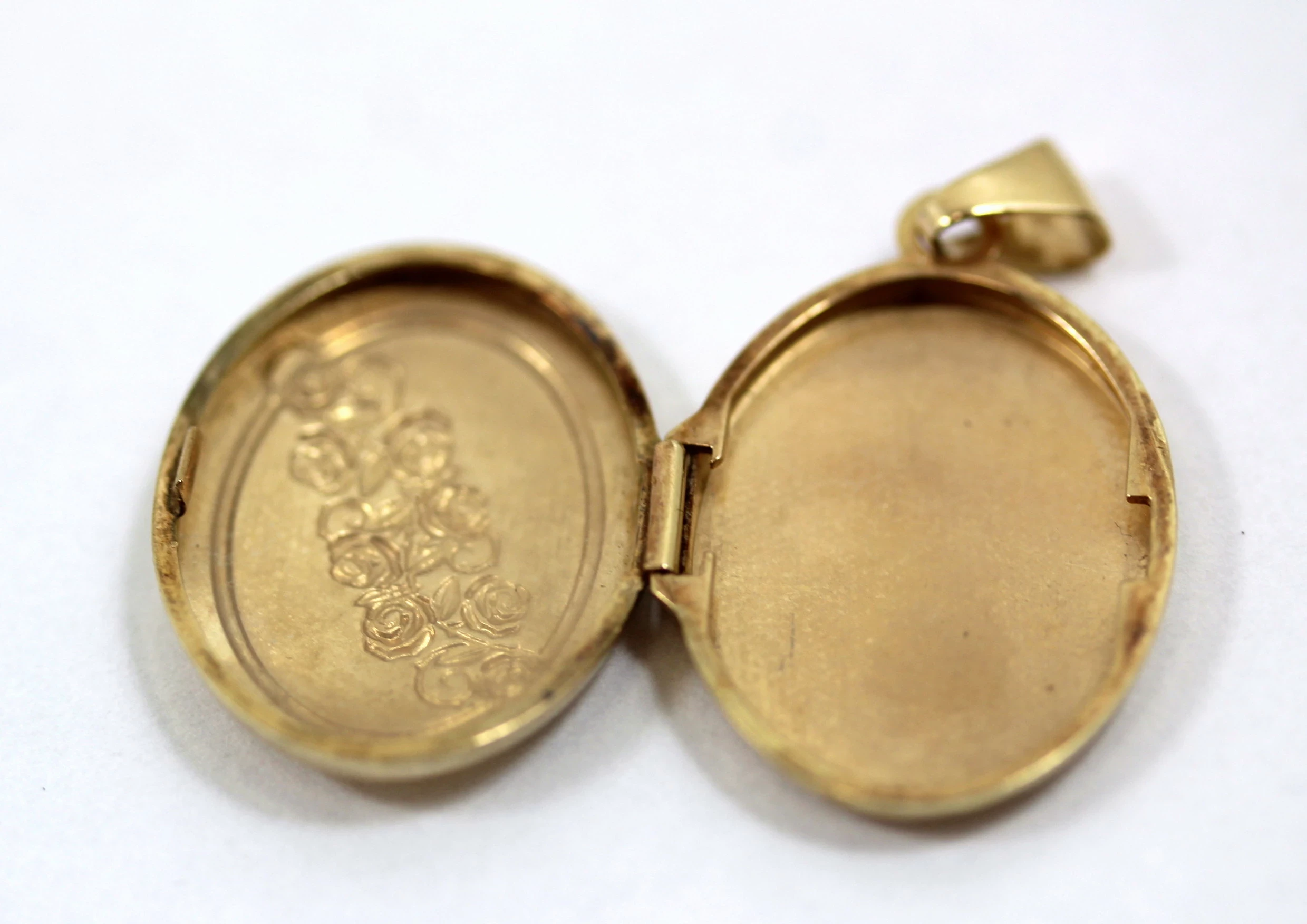 zloty-sekretnik-zawieszka-p375-w195g-material-zloto