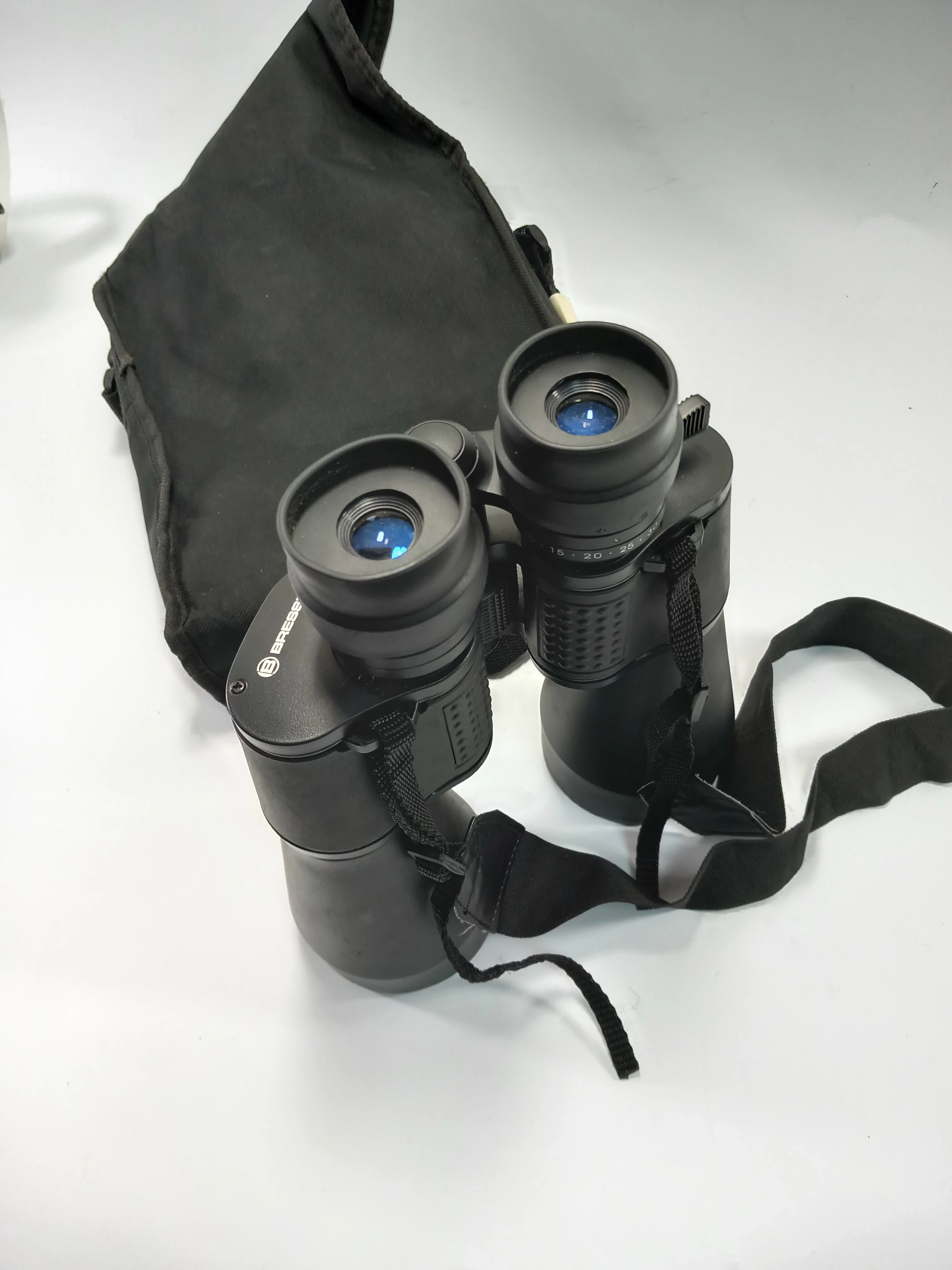 lornetka-bresser-10-30x60pok-kod-producenta-32654