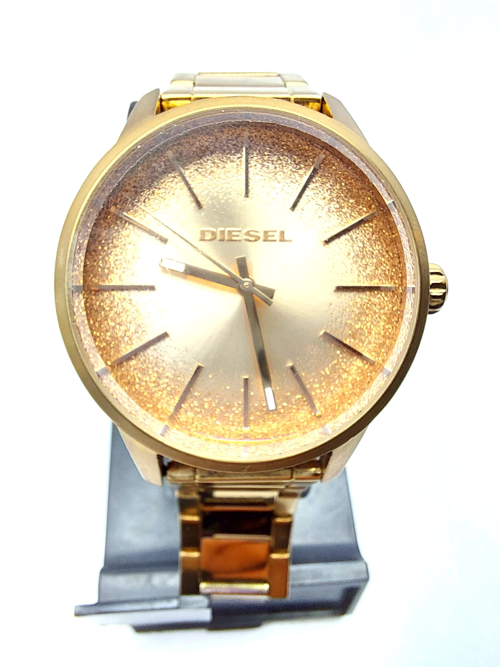 zegarek-damski-diesel-oz-5567-ksztalt-koperty-129223-2