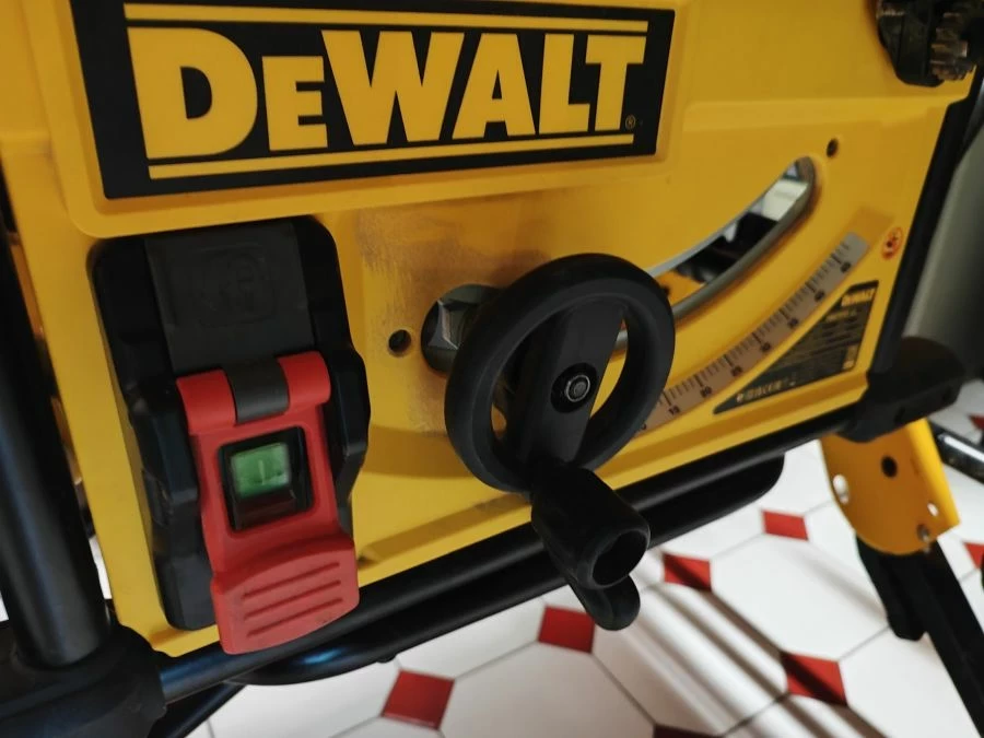 pilarka-dewalt-dwe7492-os-wozek-dwe74911-xj-srednica-otworu-pily-3000