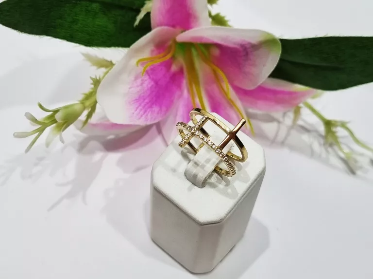 ZŁOTY PIERŚCIONEK KRZYŻE Z CYRKONIAMI 3,40G 585