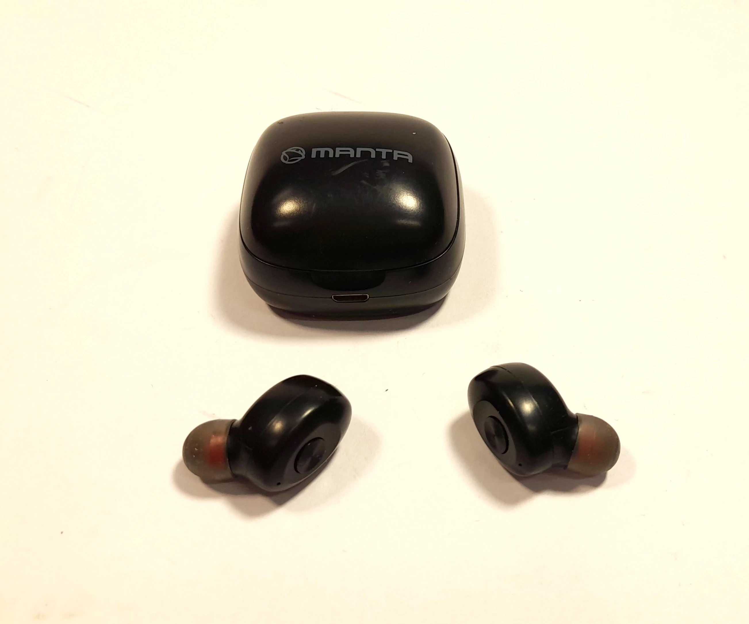 sluchawki-bezprzewodowe-douszne-manta-mtws001-dabrowskiego-30-naklo