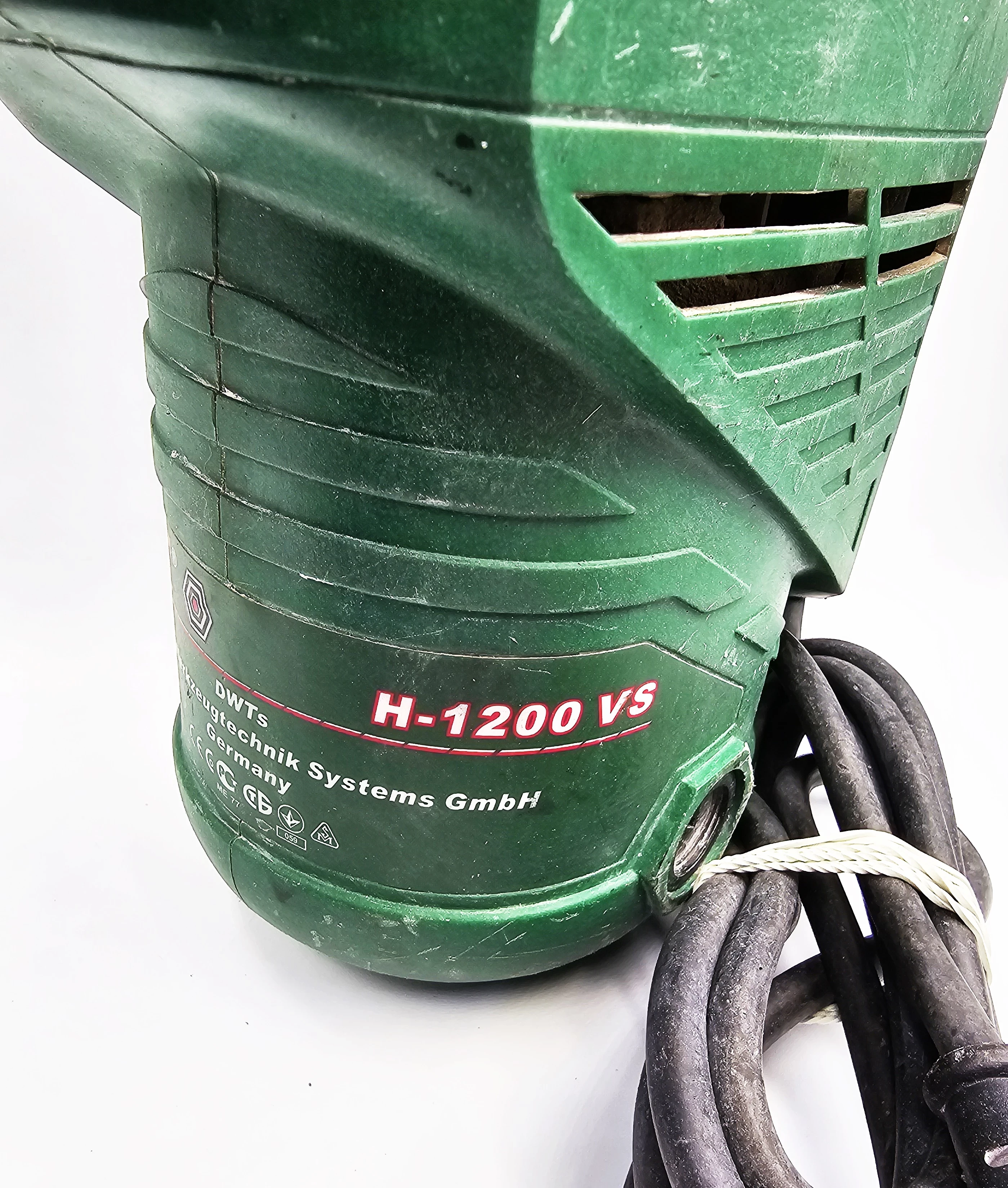 mlot-udarowy-dwt-h-1200-vs-walizka-marka-dwt