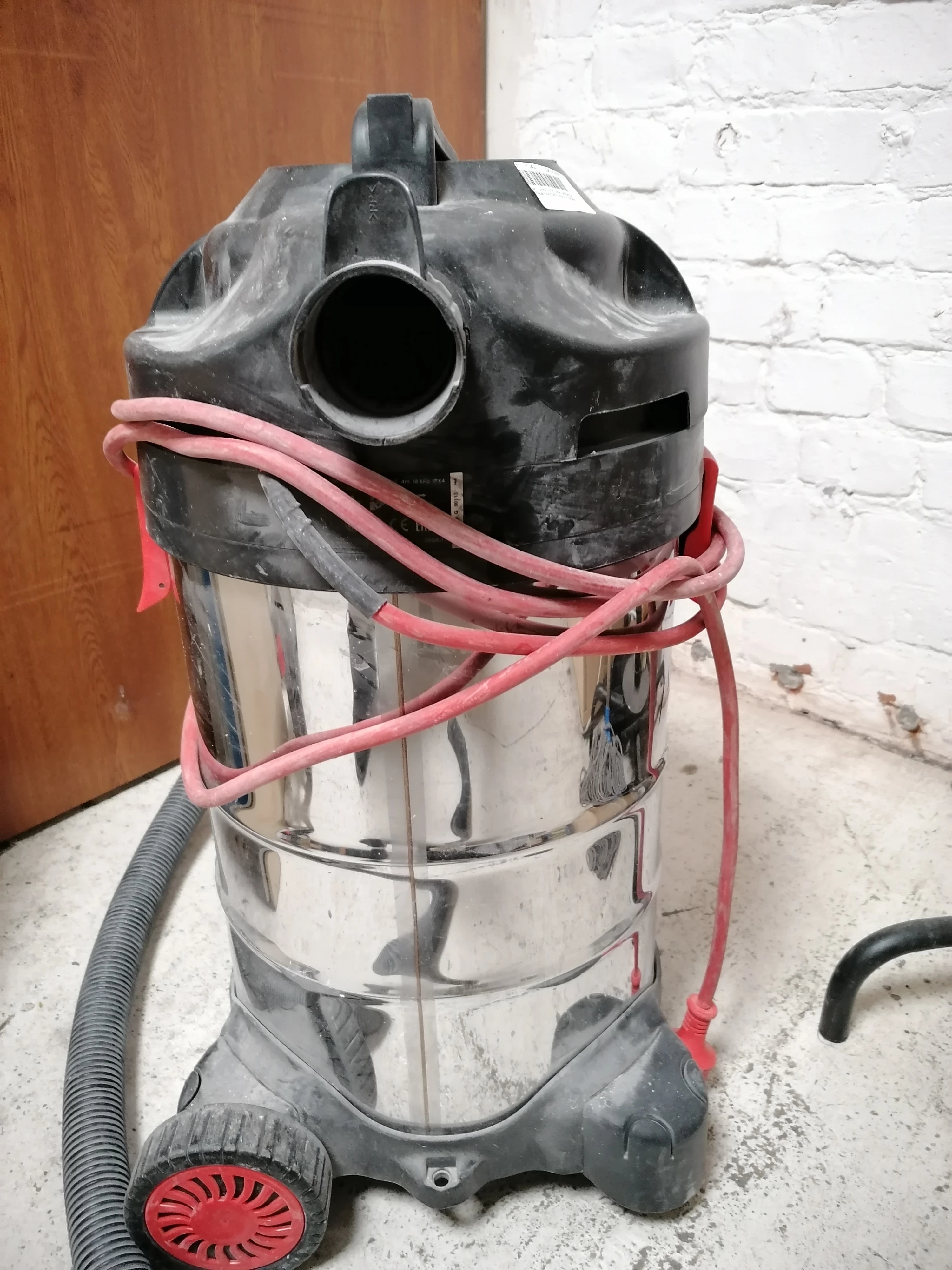 graphite-odkurzacz-przemyslowy-1500w-59g607-kod-producenta-59g607