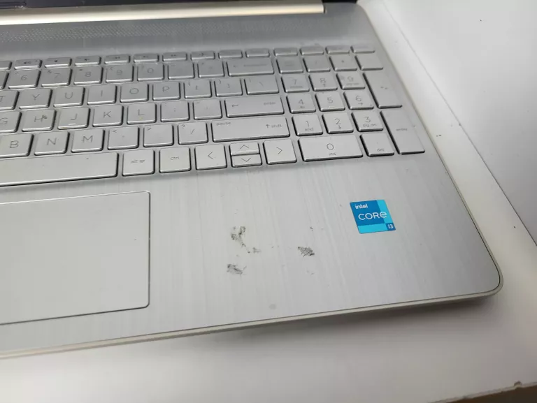 LAPTOP HP 15S-FQ2XXX 8GB/I3