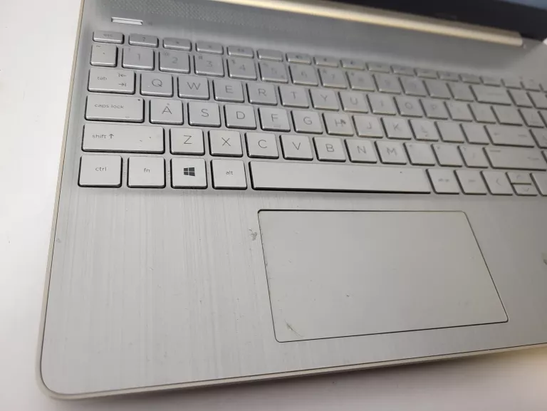 LAPTOP HP 15S-FQ2XXX 8GB/I3