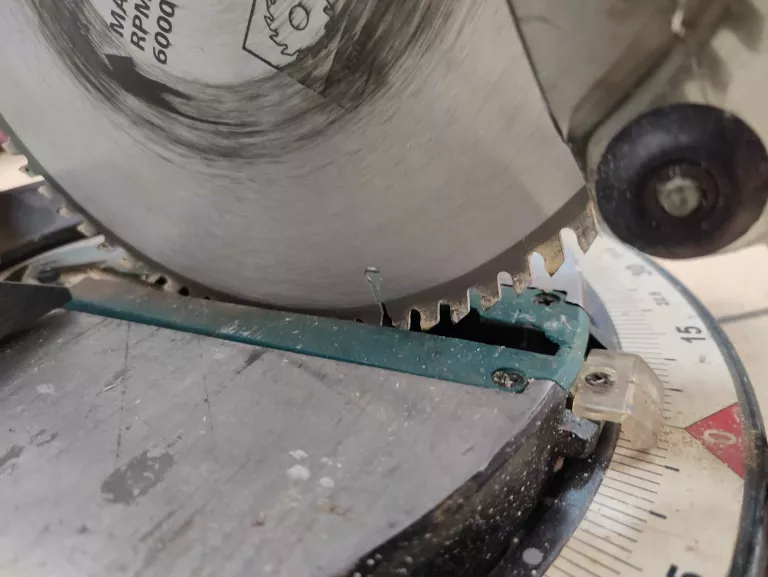 pila-ukosnica-makita-mls100-ean-gtin-088381081009