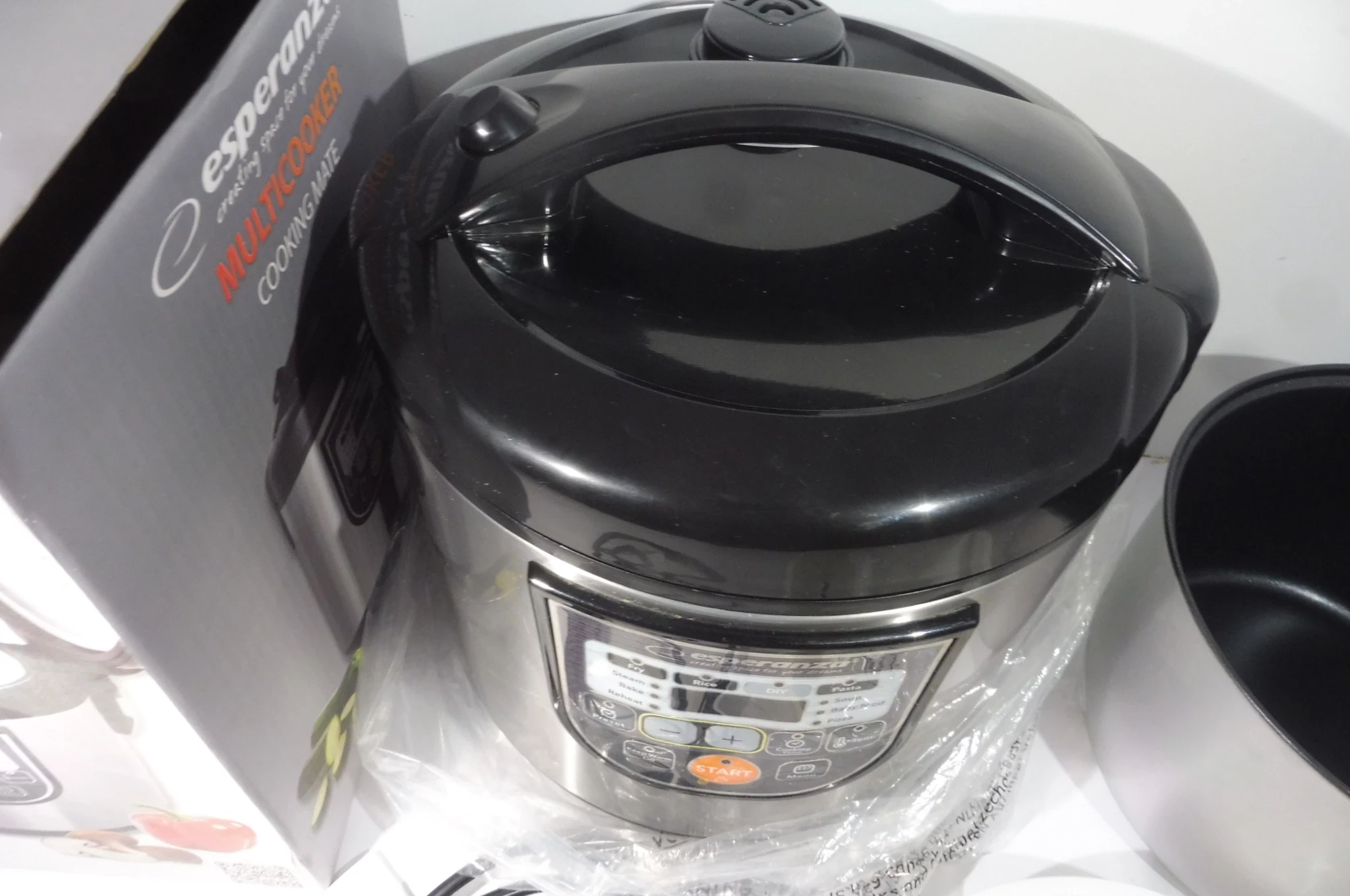 multicooker-esperanza-ekg011-moc-860