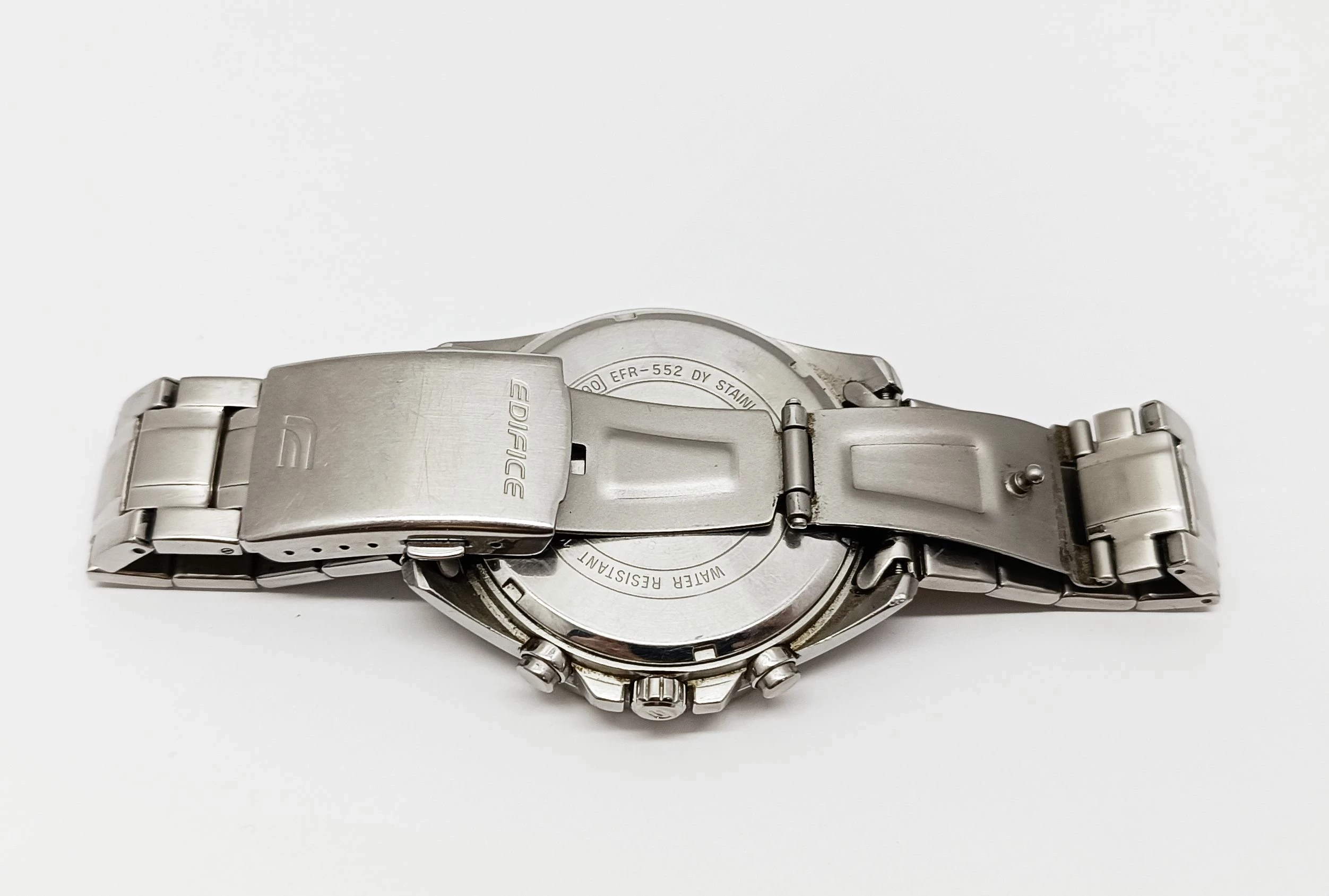 zegarek-casio-edifice-efr-552-ksztalt-koperty-okragla