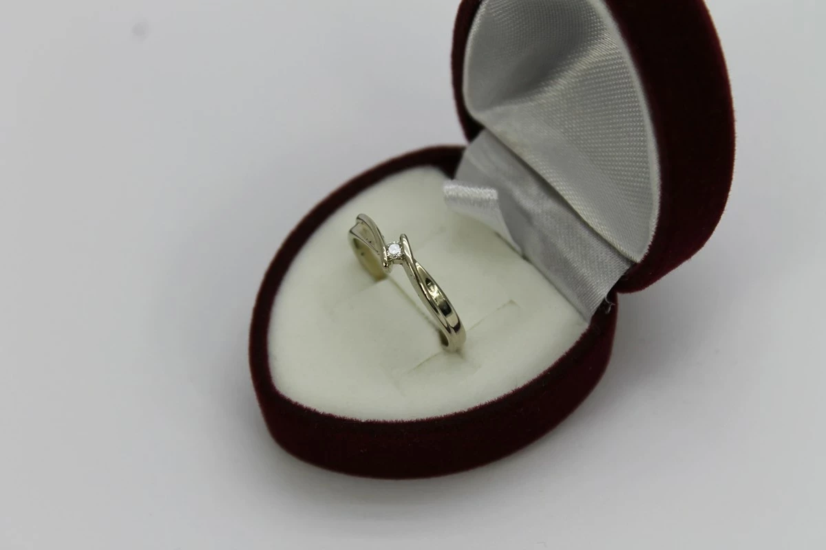 zloty-pierscionek-z-brylantem-pr-585-rozm10-certyfikat-kolor-dominujacy-205826-225106