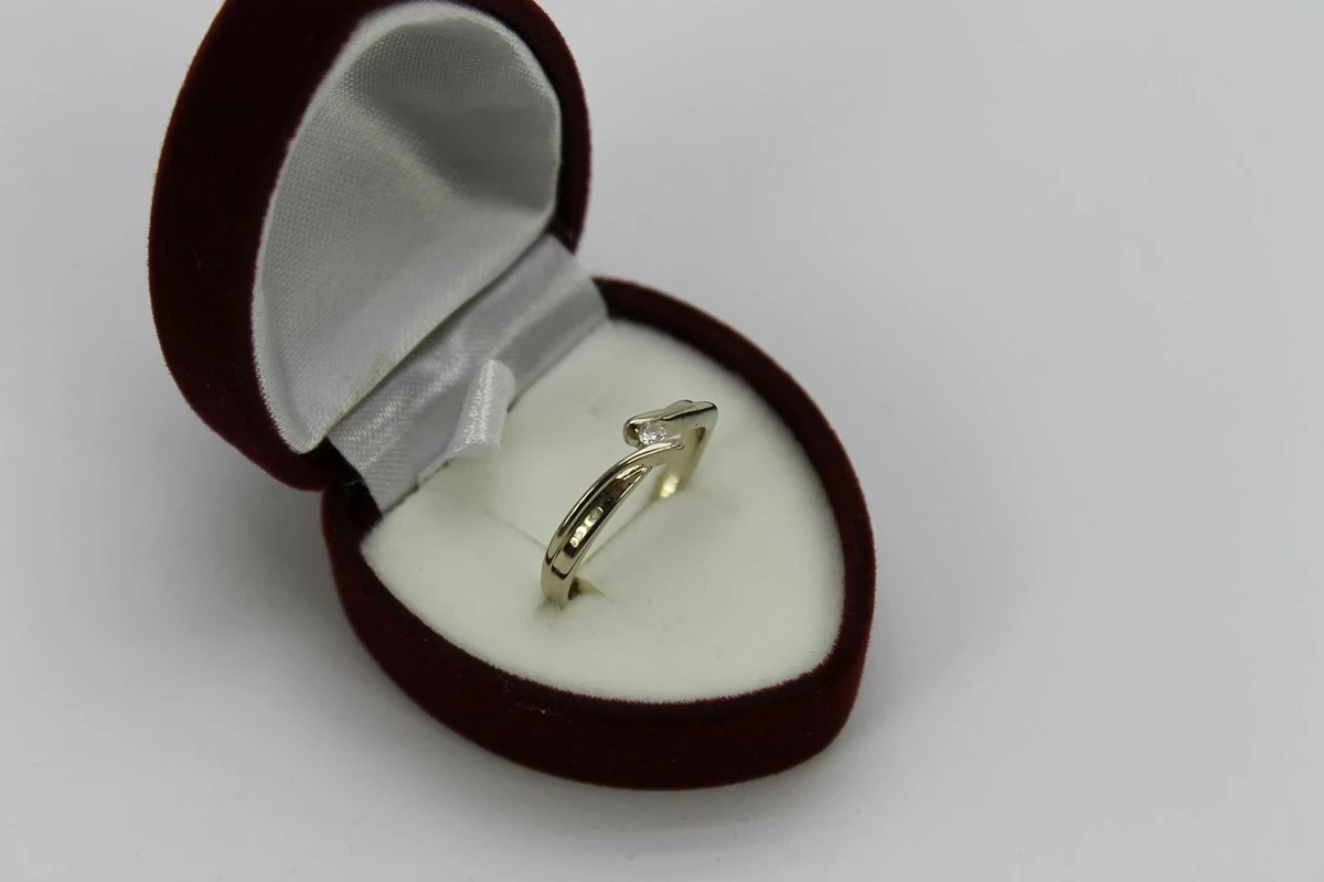 zloty-pierscionek-z-brylantem-pr-585-rozm10-certyfikat-material-15835-2