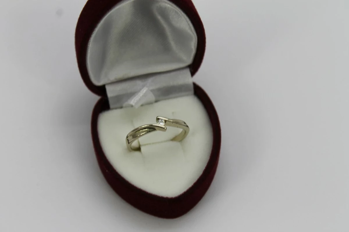 zloty-pierscionek-z-brylantem-pr-585-rozm10-certyfikat-stan-11323-2