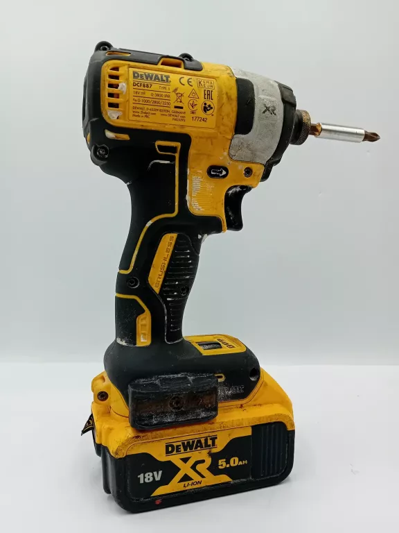 ZESTAW ZAKRĘTARKA DEWALT DCF887 + AKUMULATOR 18V 5.0 AH | Zakrętarki ...