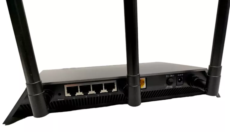 ROUTER NETGEAR NIGHTHAWK XR300-100PES