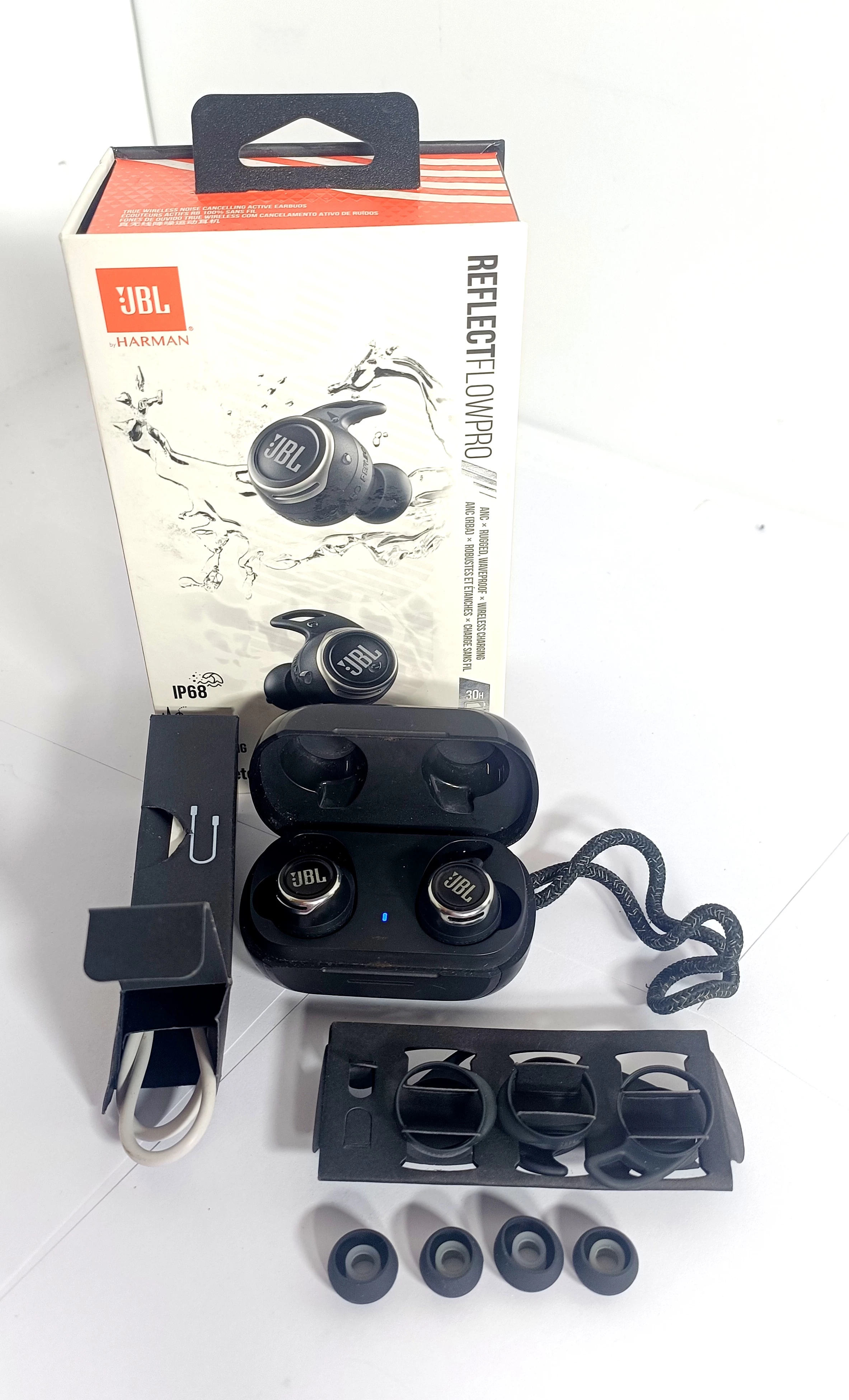 sluchawki-bt-jbl-reflect-flo-pro-ip68-komplet-aleja-jana-pawla-ii-9b-reda