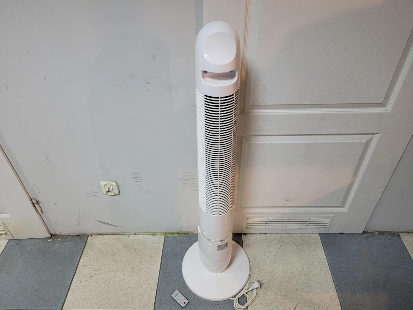 wentylator-kolumnowy-hb-tf1201dwrc-kolor-dominujacy-bialy