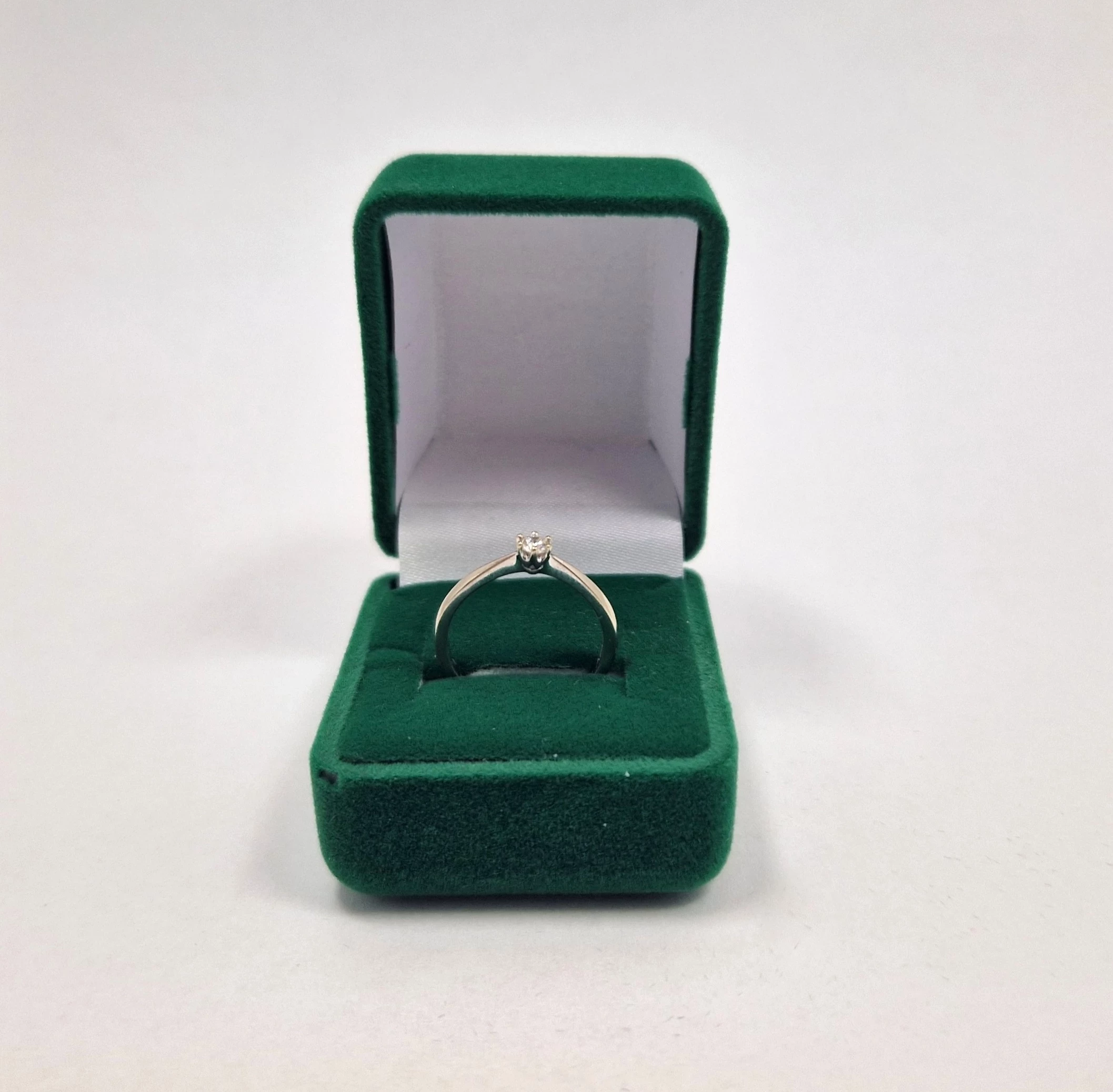 zloty-pierscionek-z-brylantem-008ct-585-r7-132g-waga-132