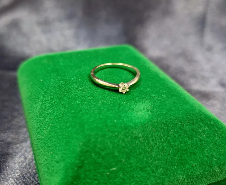zloty-pierscionek-z-brylantem-008ct-585-r7-132g-rodzaj-2205-2