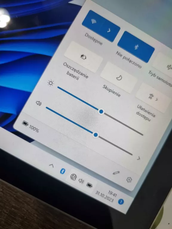 SURFACE PRO 4 256SSD / 8GB RAM/ WIN 11 + RYSIK /OPIS!