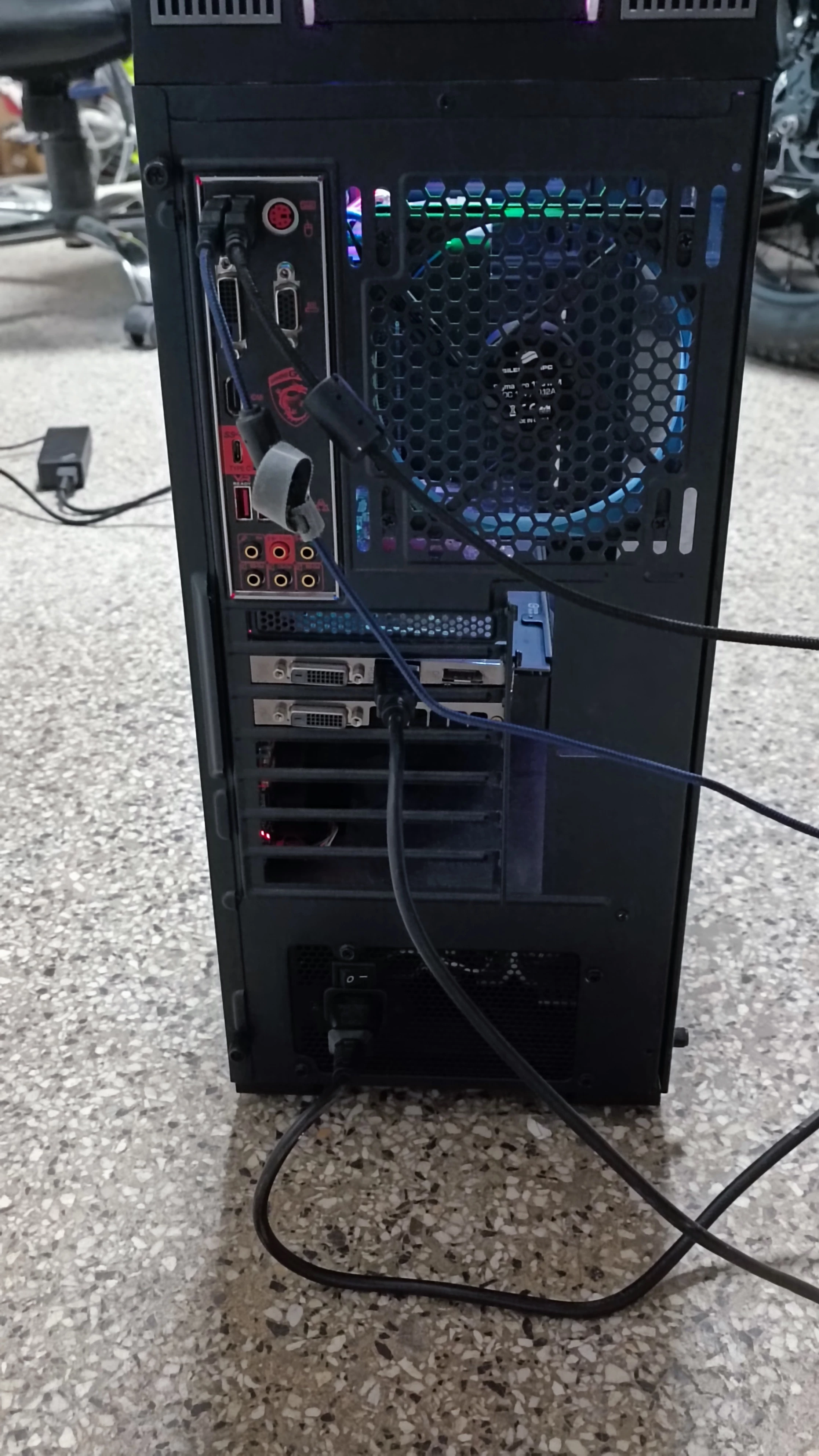 PC RAYZEN 5 8GB RAM RX570+ AKCESORIA | Komputery stacjonarne | Loombard.pl