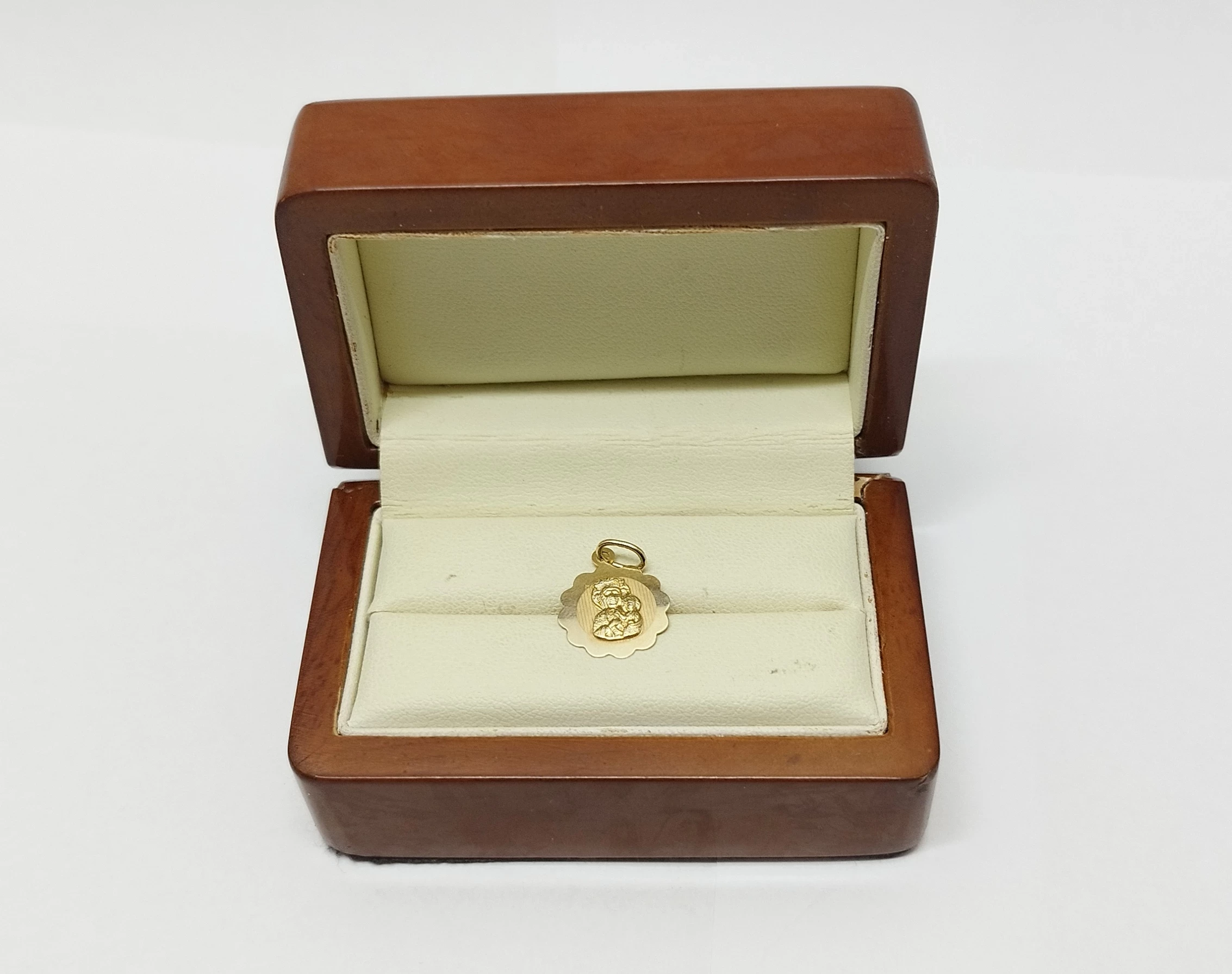 zloty-medalik-077gr-585pr-unii-europejskiej-1-gizycko-kdt