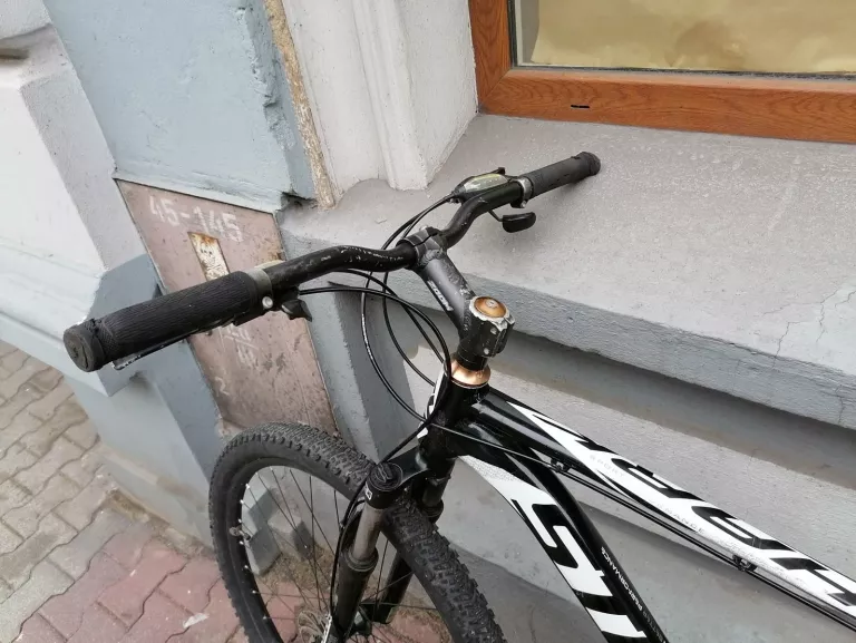 rower-mtb-storm-performanc-uszko-aparat-przerzutek-kolor-czarny