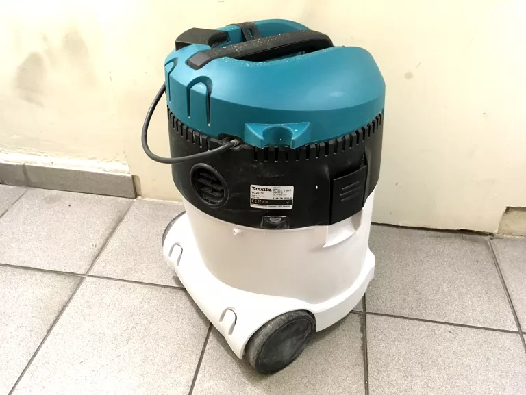 ODKURZACZ PRZEMYSLOWY MAKITA VC2512L 220-240V / 50-60GHZ
