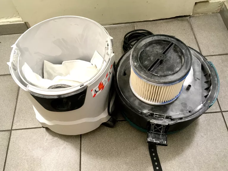 ODKURZACZ PRZEMYSLOWY MAKITA VC2512L 220-240V / 50-60GHZ
