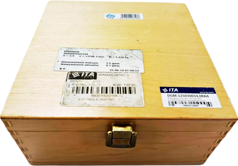 diamentowa-glowica-formatyzujaca-do-okleiniarek-cmt-dgm1250300340ra4-stan-powystawowy