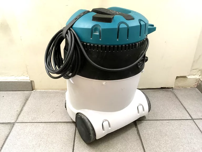 ODKURZACZ PRZEMYSLOWY MAKITA VC2512L 220-240V / 50-60GHZ