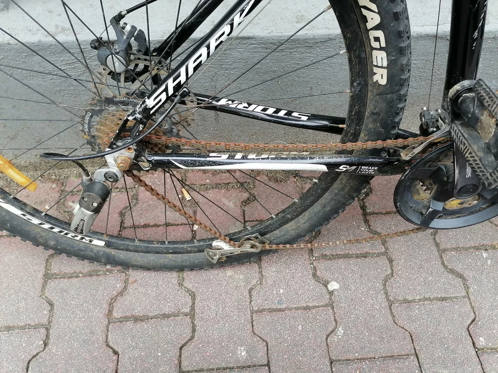 rower-mtb-storm-performanc-uszko-aparat-przerzutek-marka-bulls