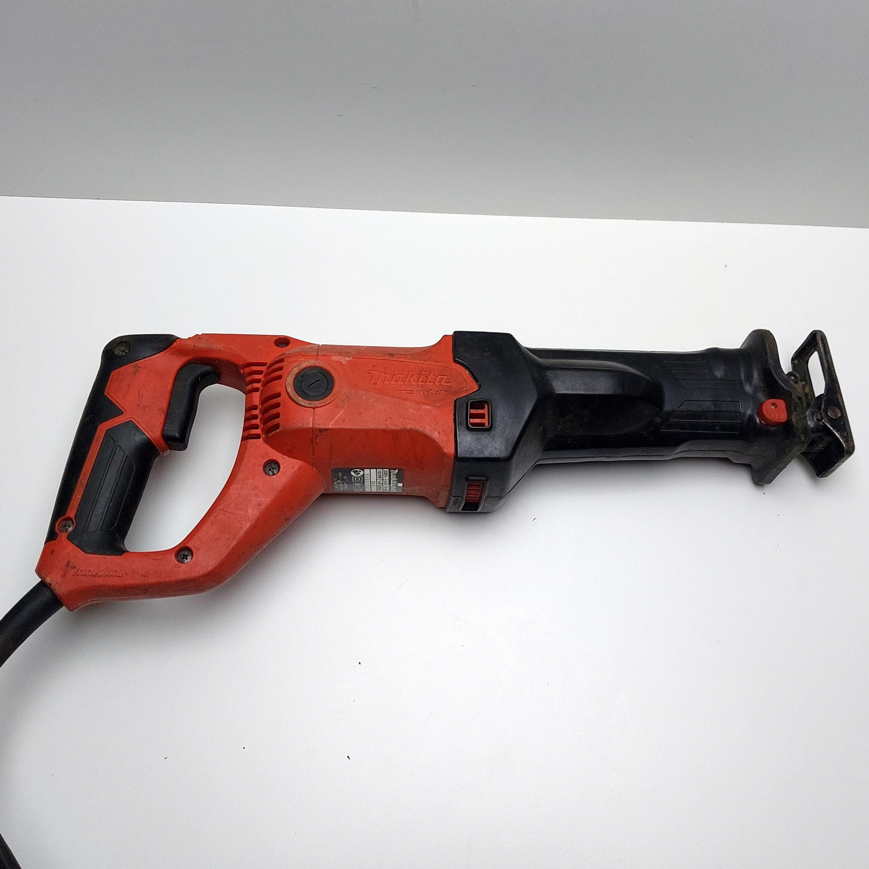 pila-szablasta-makita-m4500-kod-producenta-m4500