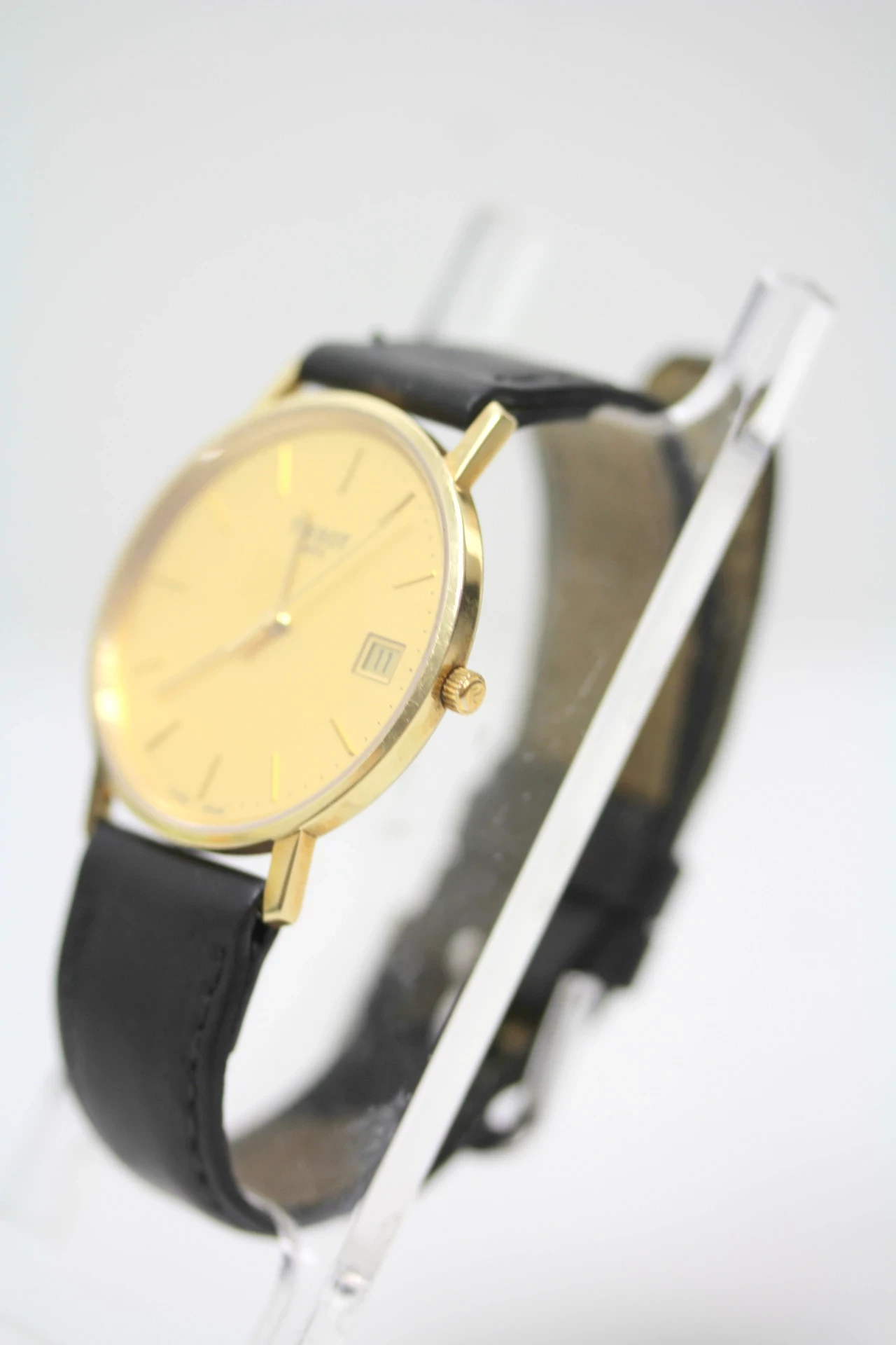 zegarek-meski-tissot-1853-zloty-p585-mechanizm-kwarcowy