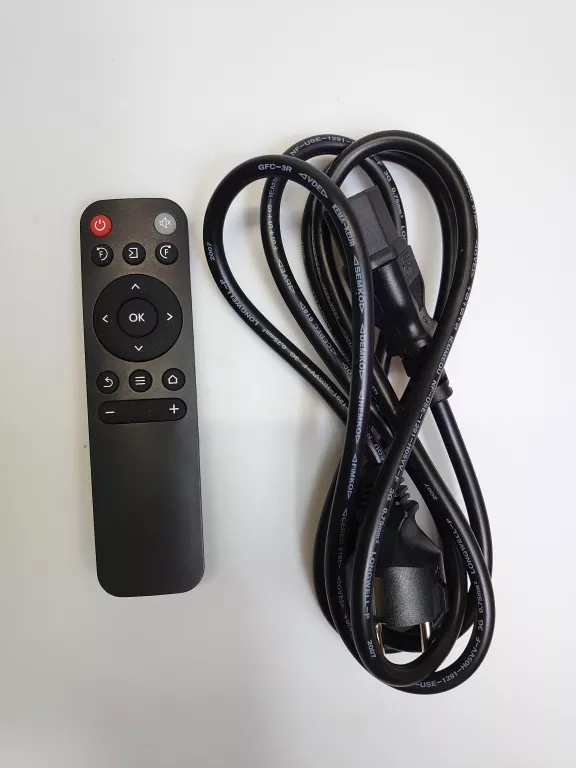 PROJEKTOR LED FULL HD 4K 8500 LM ANDROID BT WIFI OPIS!!
