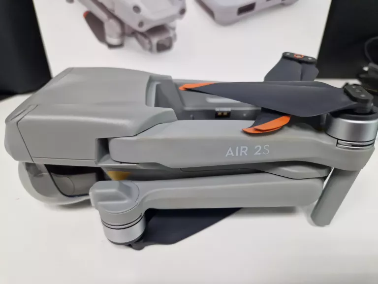 DRON DJI AIR 2S Z PARAGONEM I DODATKOWĄ GWARANCJĄ DJI KPL