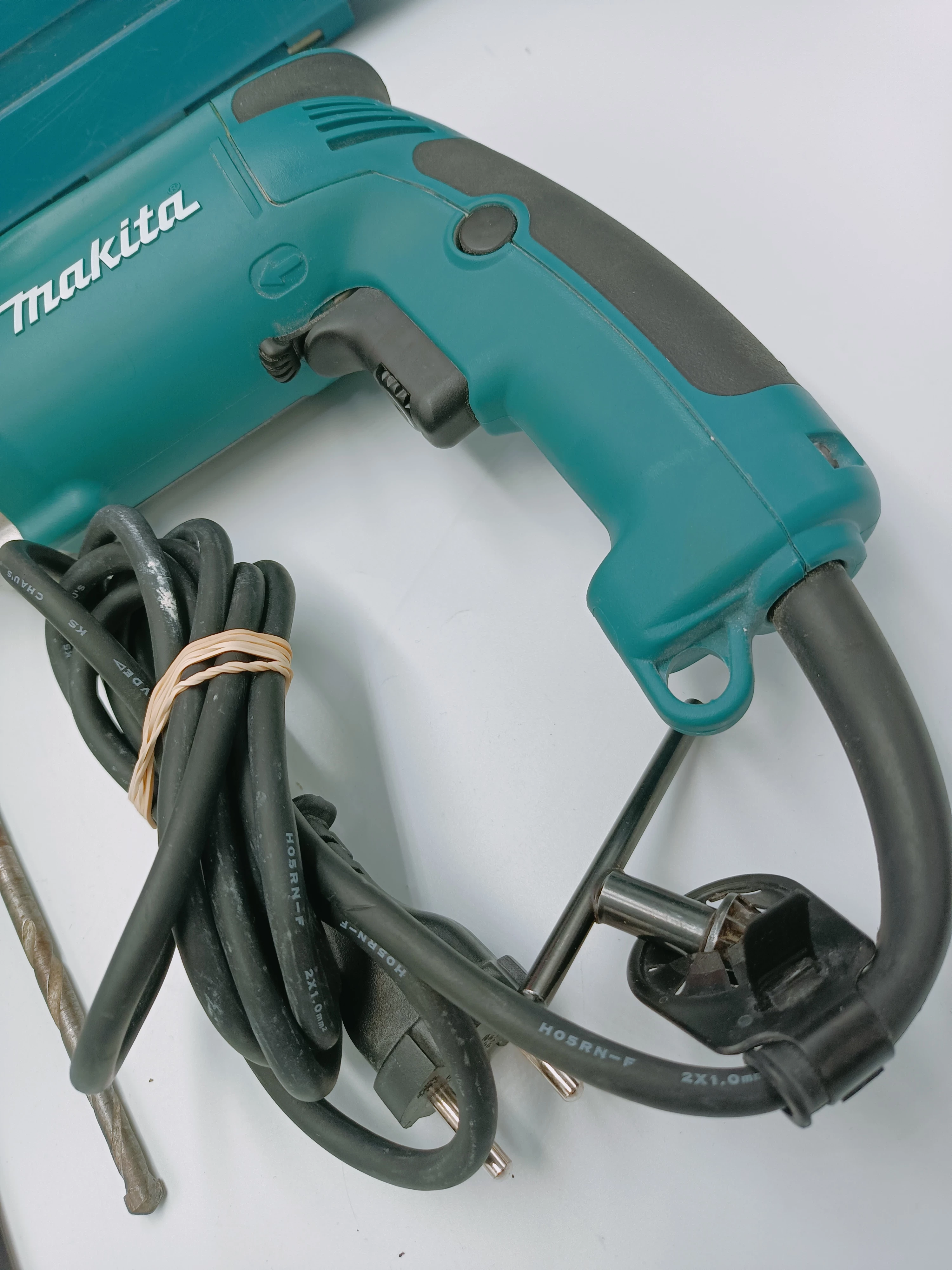 wiertarka-udarowa-makita-hp2050-zadbana-rodzaj-udarowa