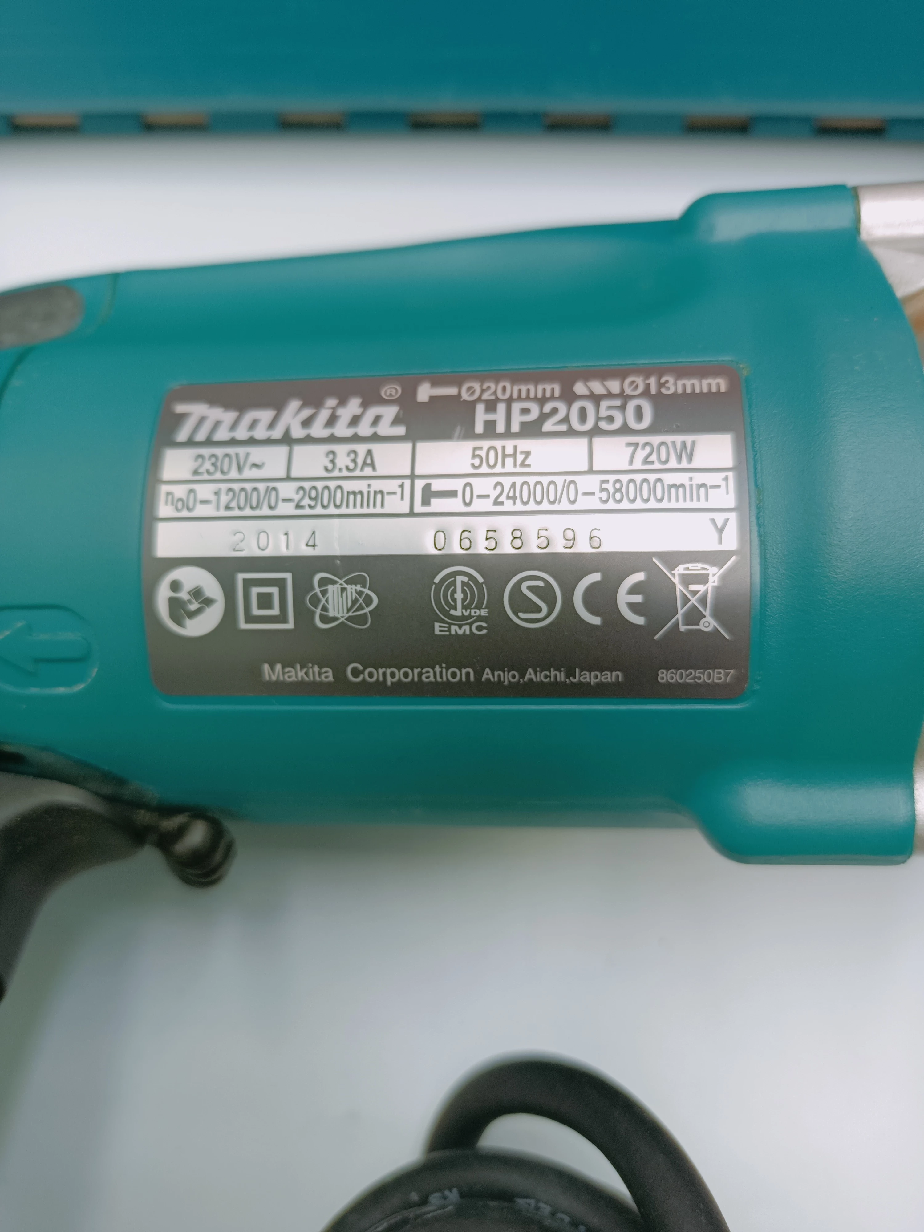 wiertarka-udarowa-makita-hp2050-zadbana-waga-wiertarki-23