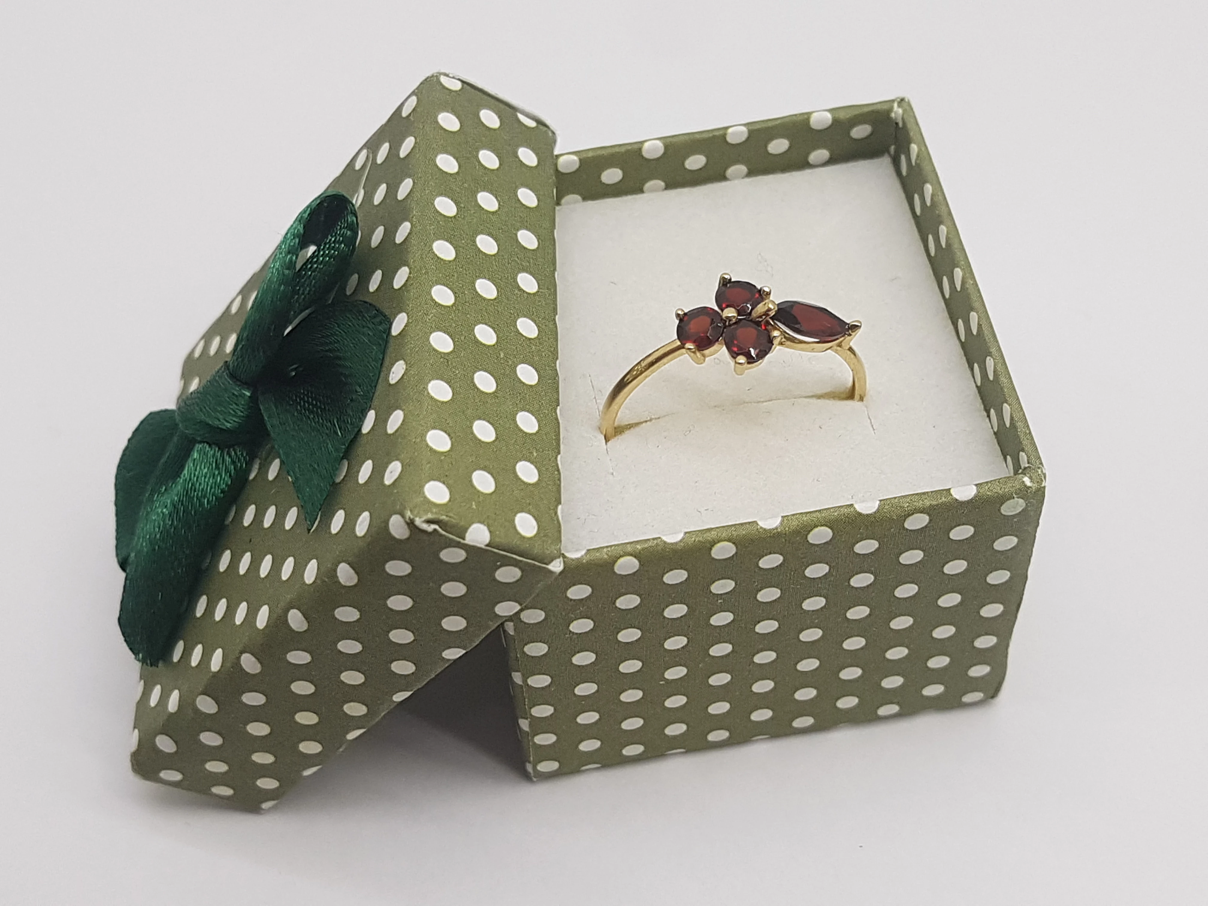 wyrob-jubilerski-gustowny-pierscionek-zloto-585-od-lombard-trzebnica-henryka-poboznego-26e-trzebnica