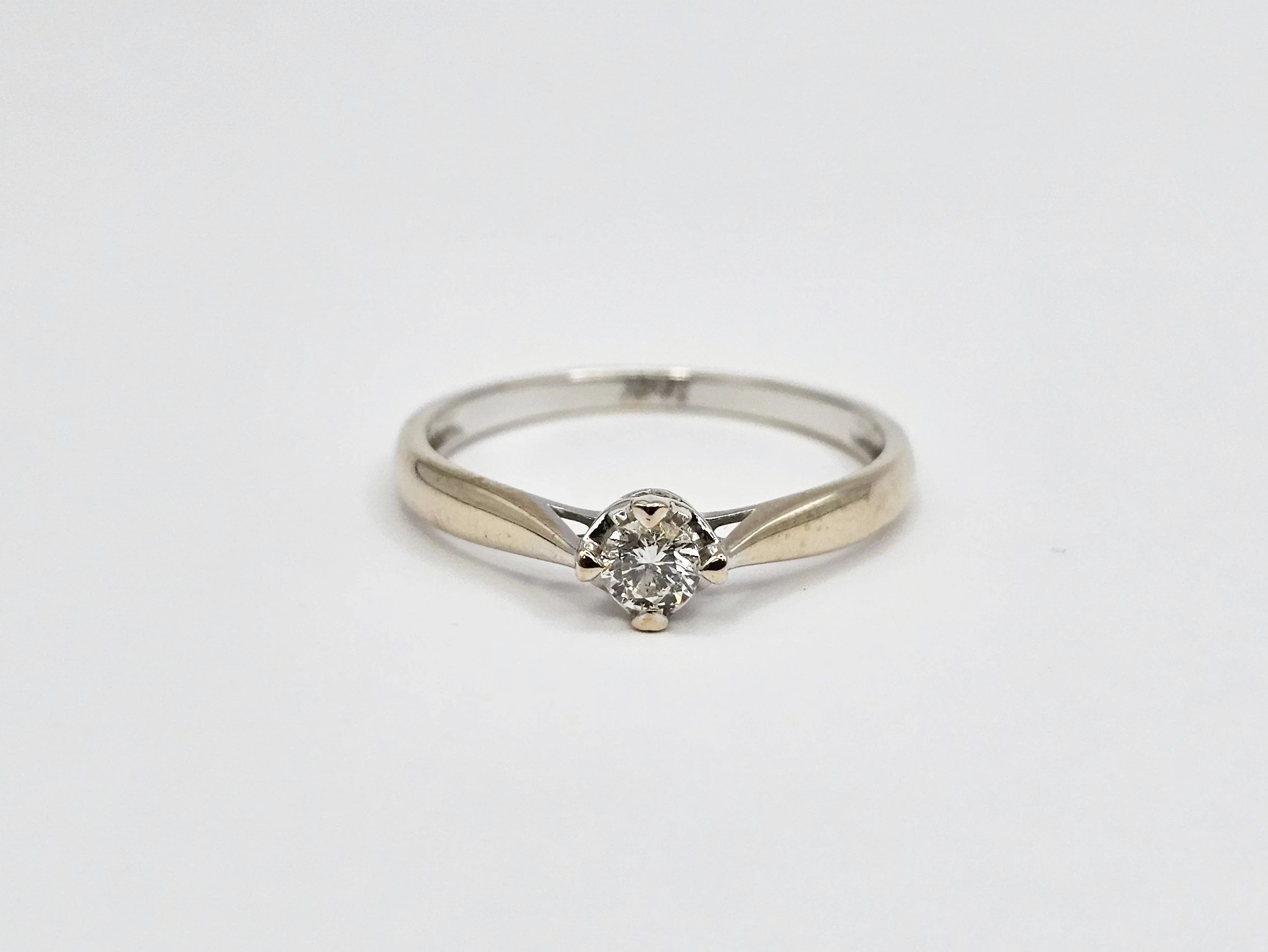 pierscionek-z-bialego-zlota-diament-585-r16-153g-marka-248811-958954