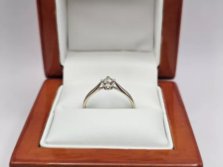 pierscionek-z-bialego-zlota-diament-585-r16-153g-kamien-17088-128