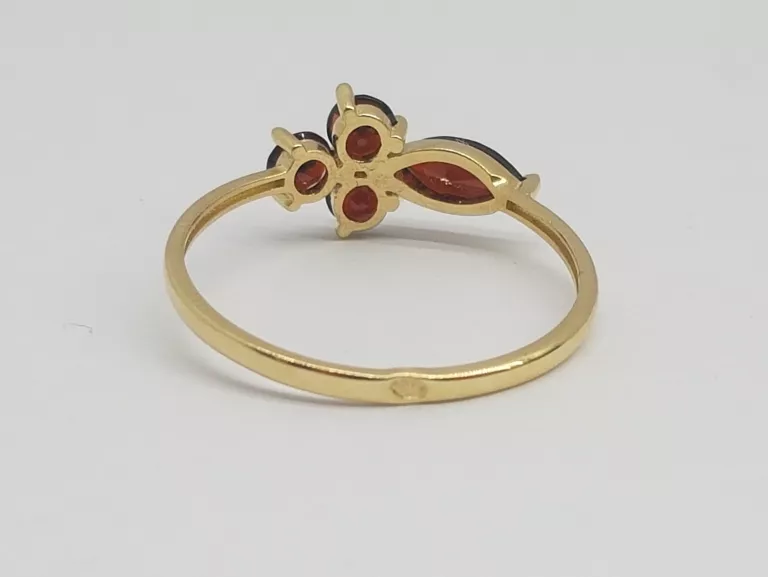 wyrob-jubilerski-gustowny-pierscionek-zloto-585-od-lombard-trzebnica-rodzaj-klasyczne