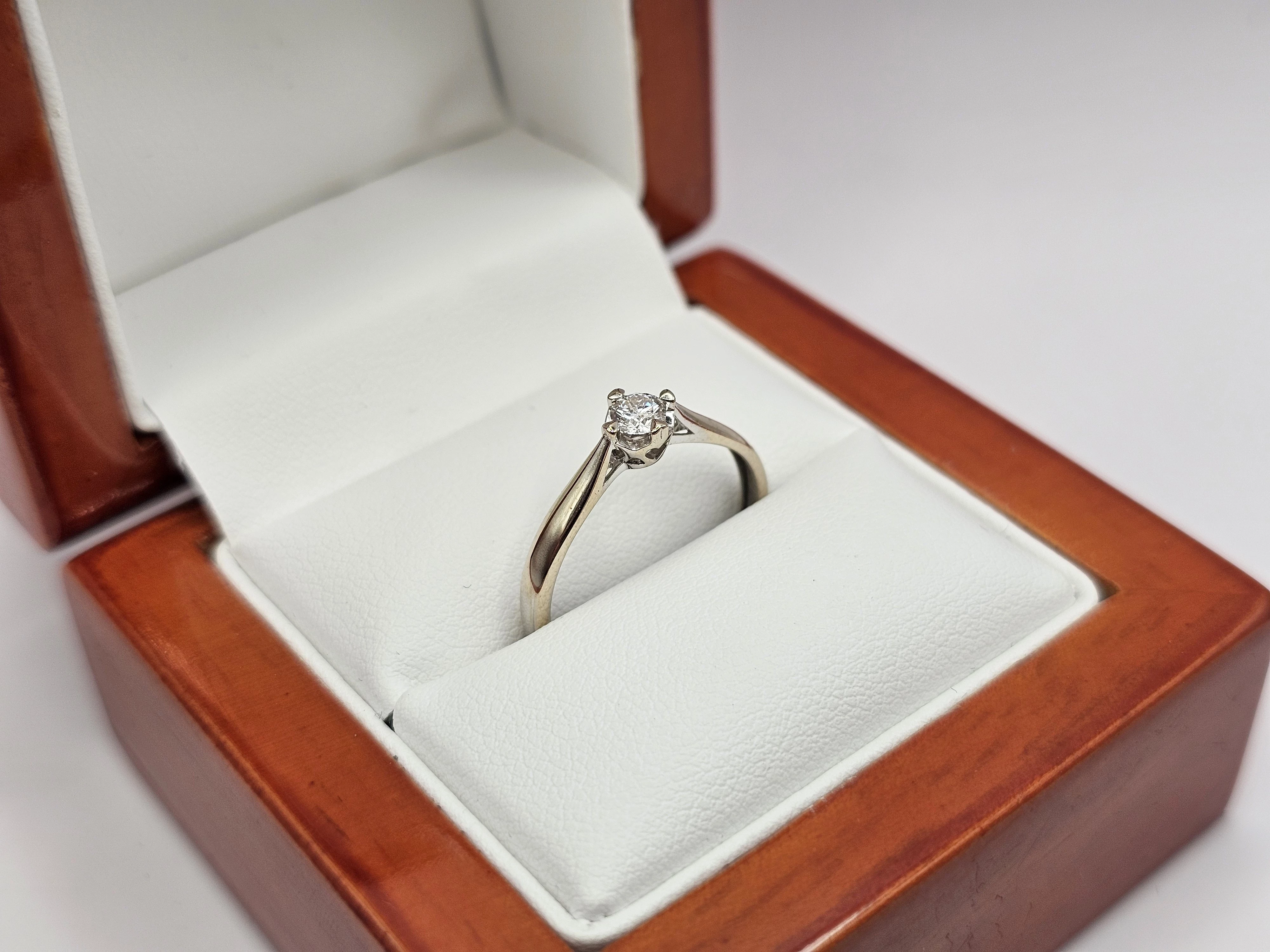 pierscionek-z-bialego-zlota-diament-585-r16-153g-starowislna-16-krakow