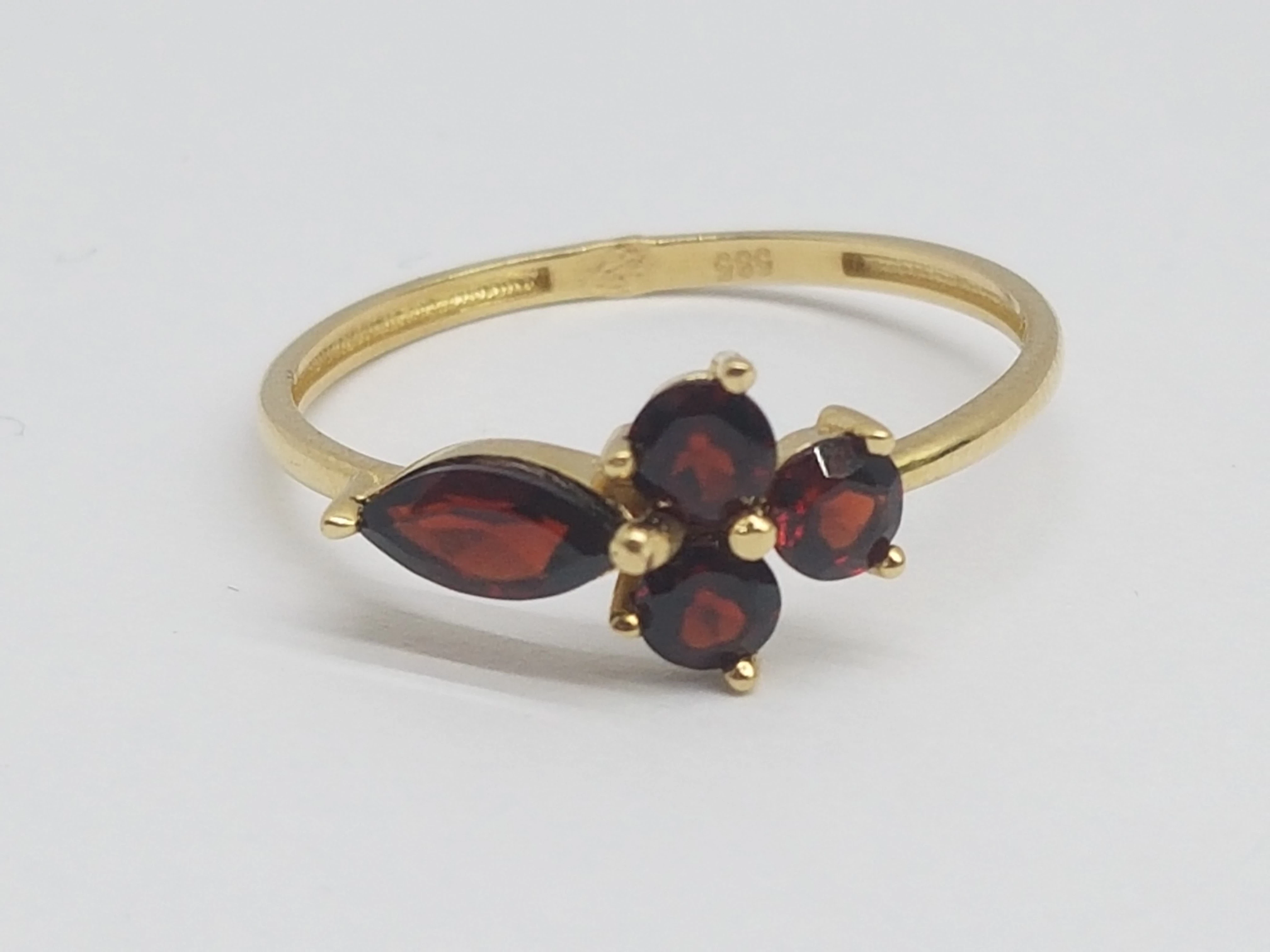 wyrob-jubilerski-gustowny-pierscionek-zloto-585-od-lombard-trzebnica-marka-bez-marki