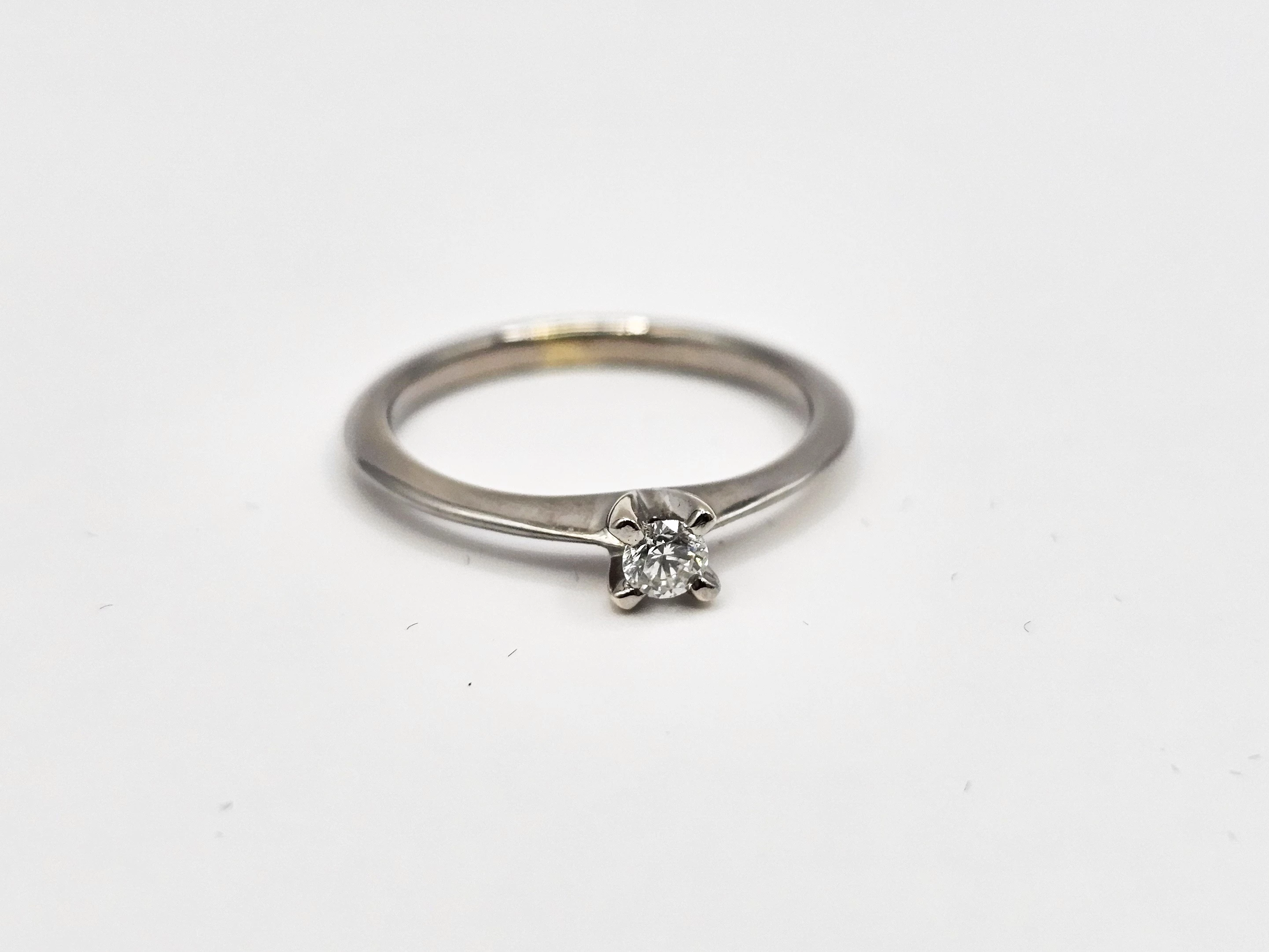 pierscionek-z-bialego-zlota-diament-585-r10-191g-plec-15851-1