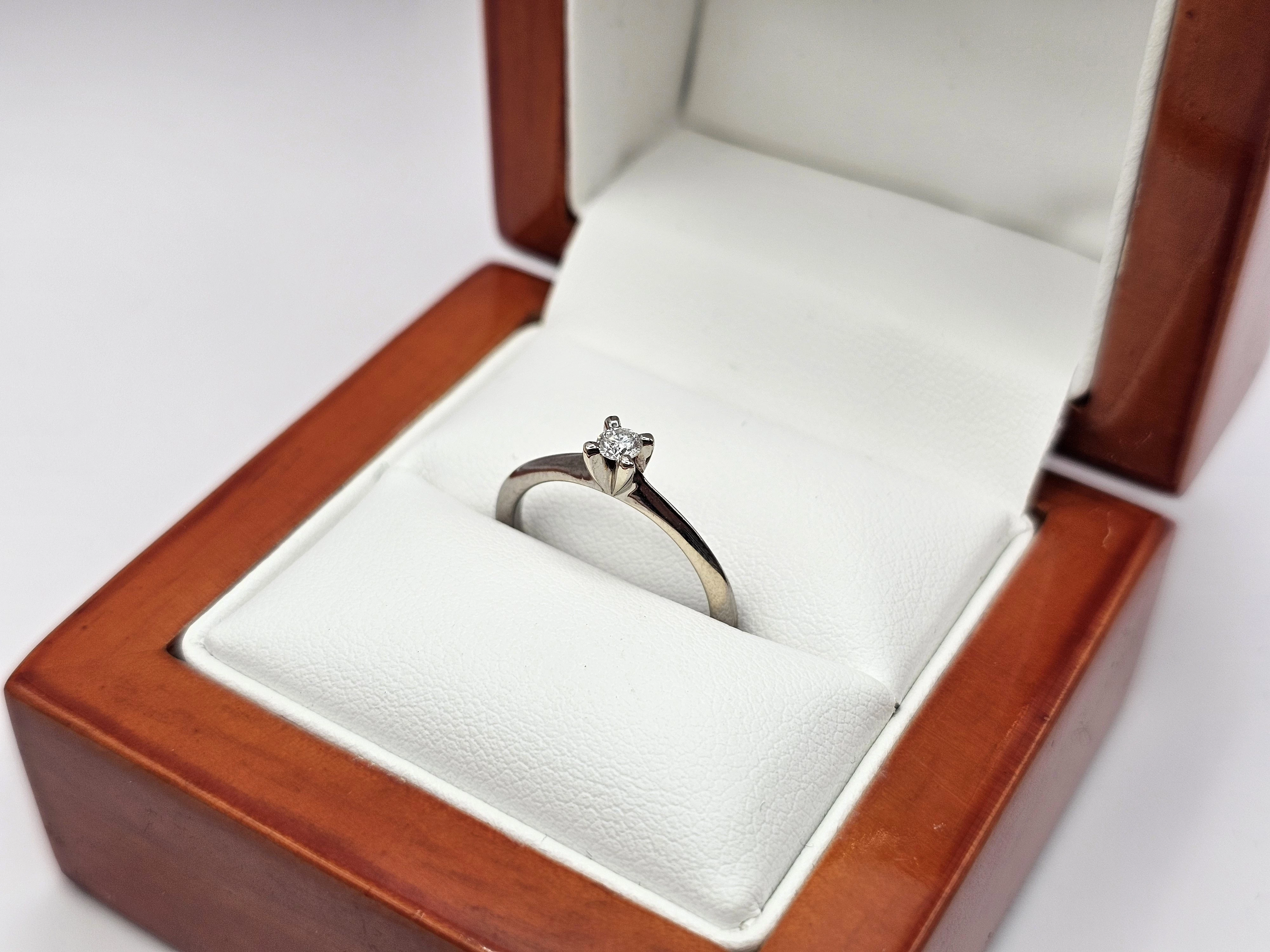 pierscionek-z-bialego-zlota-diament-585-r10-191g-rodzaj-2205-16