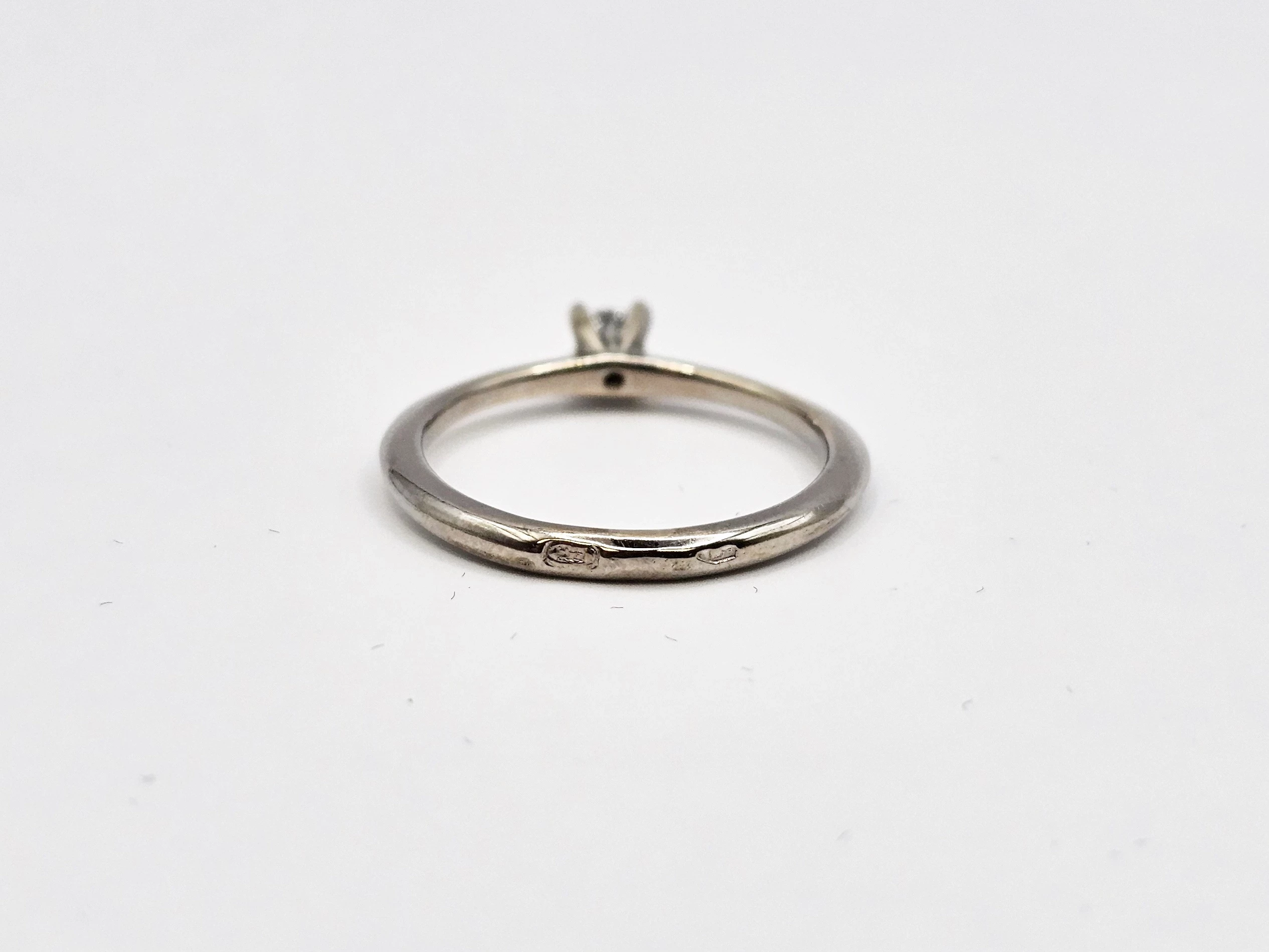 pierscionek-z-bialego-zlota-diament-585-r10-191g-wykonczenie-15753-1