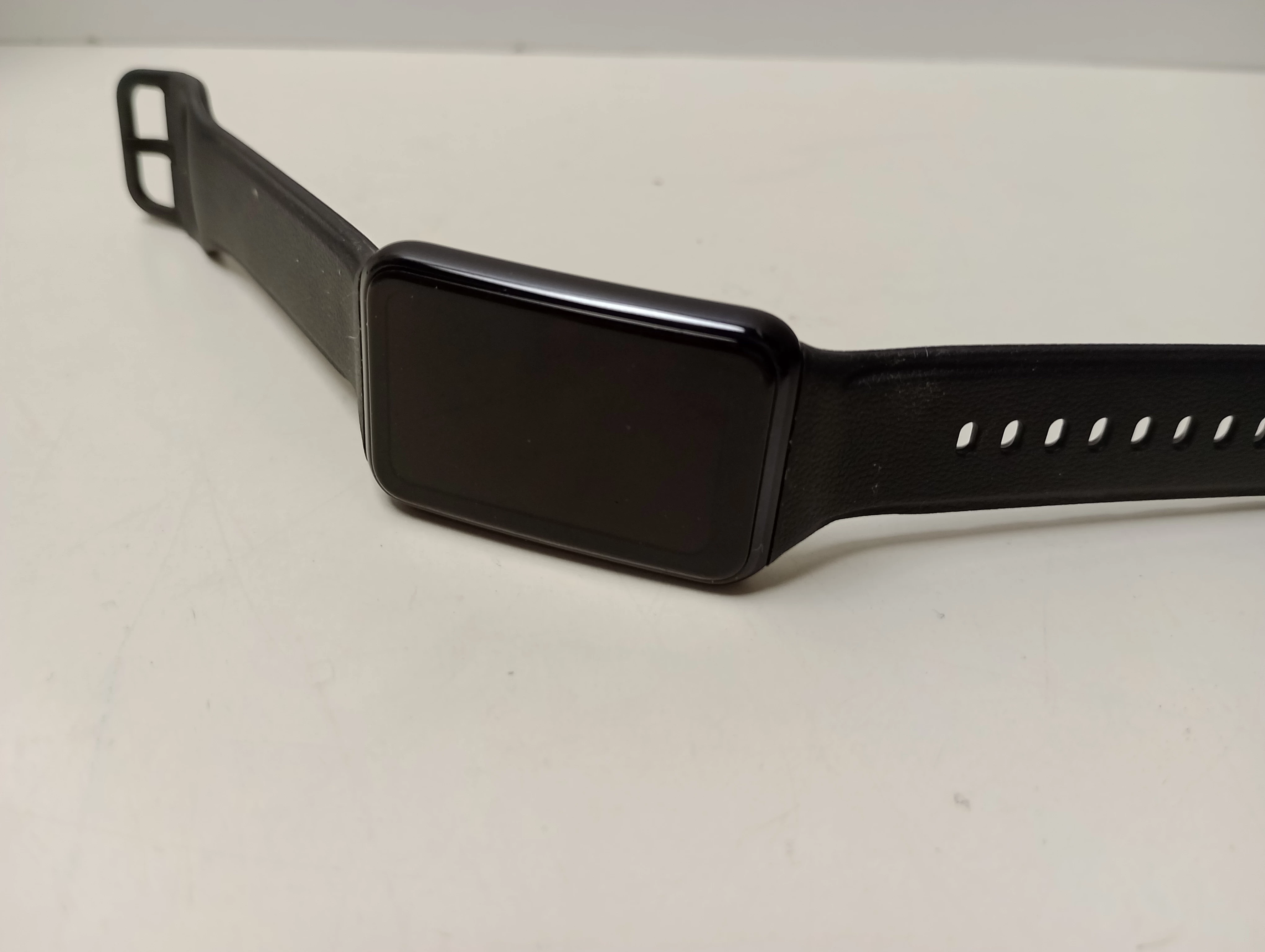 smartwatch-oppo-watch-free-rodzaj-smartwatch